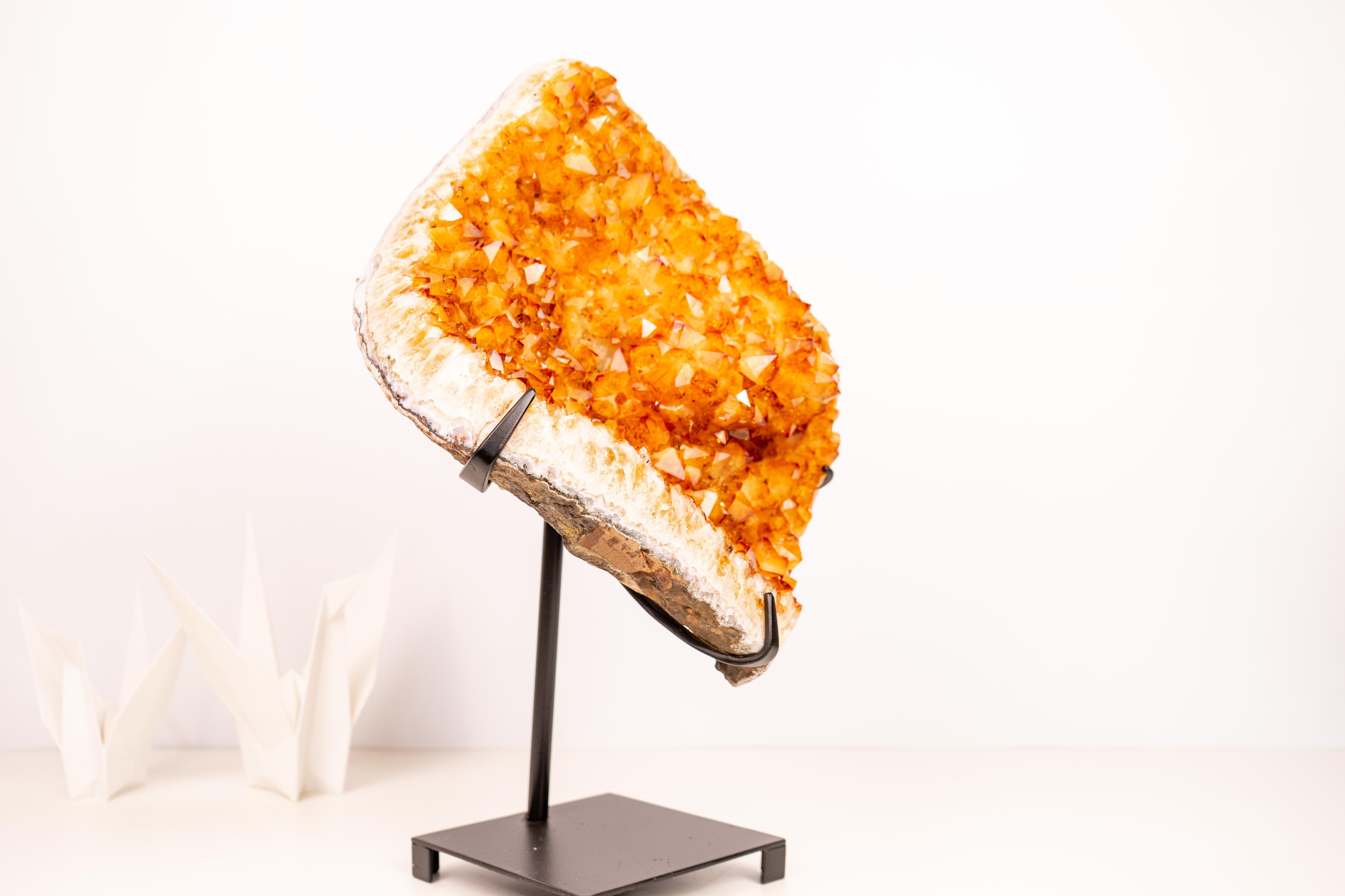 Gran Racimo de Cristal de Citrino con Rara Formación de Flor de Estalactita en venta 1