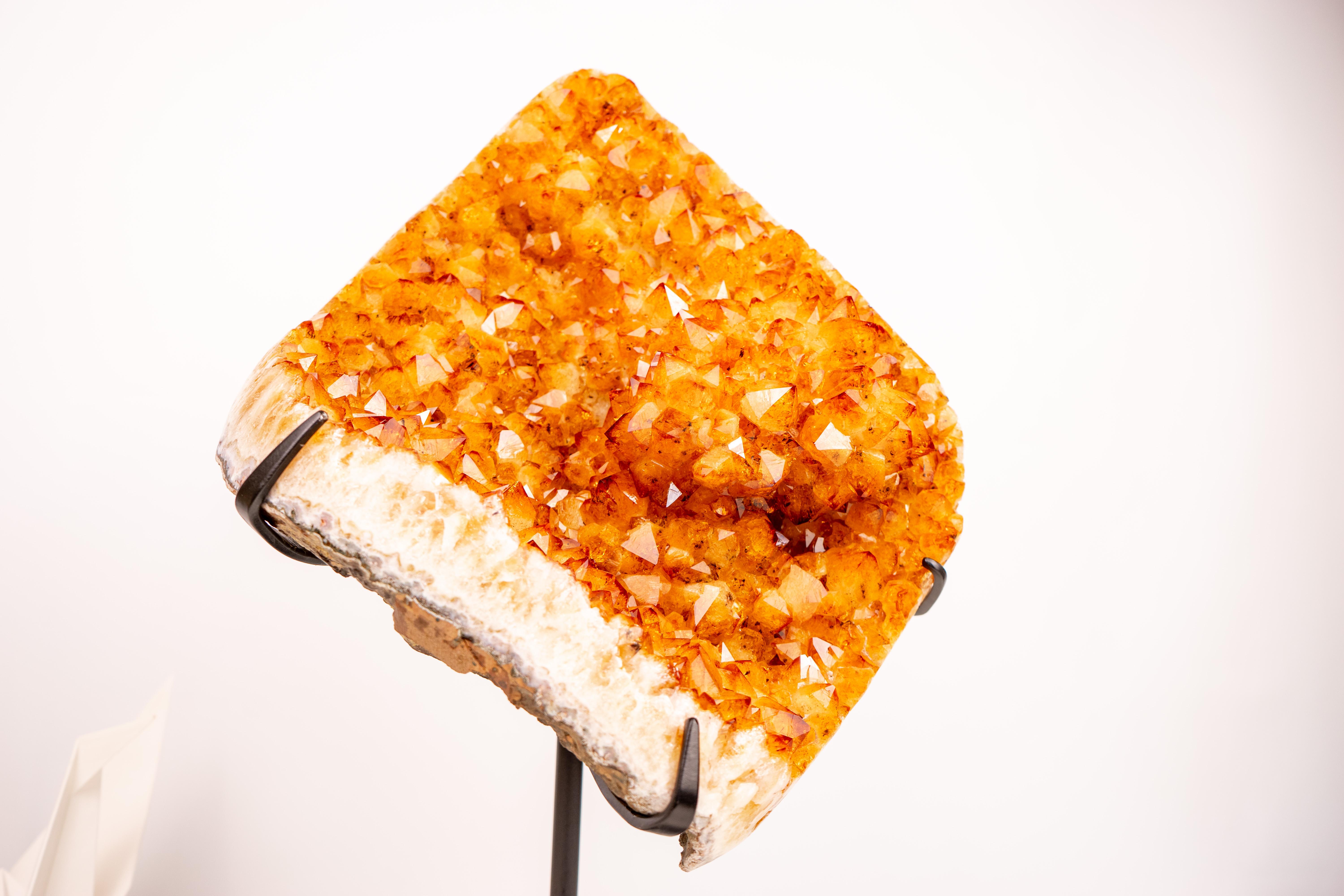 Gran Racimo de Cristal de Citrino con Rara Formación de Flor de Estalactita en venta 3