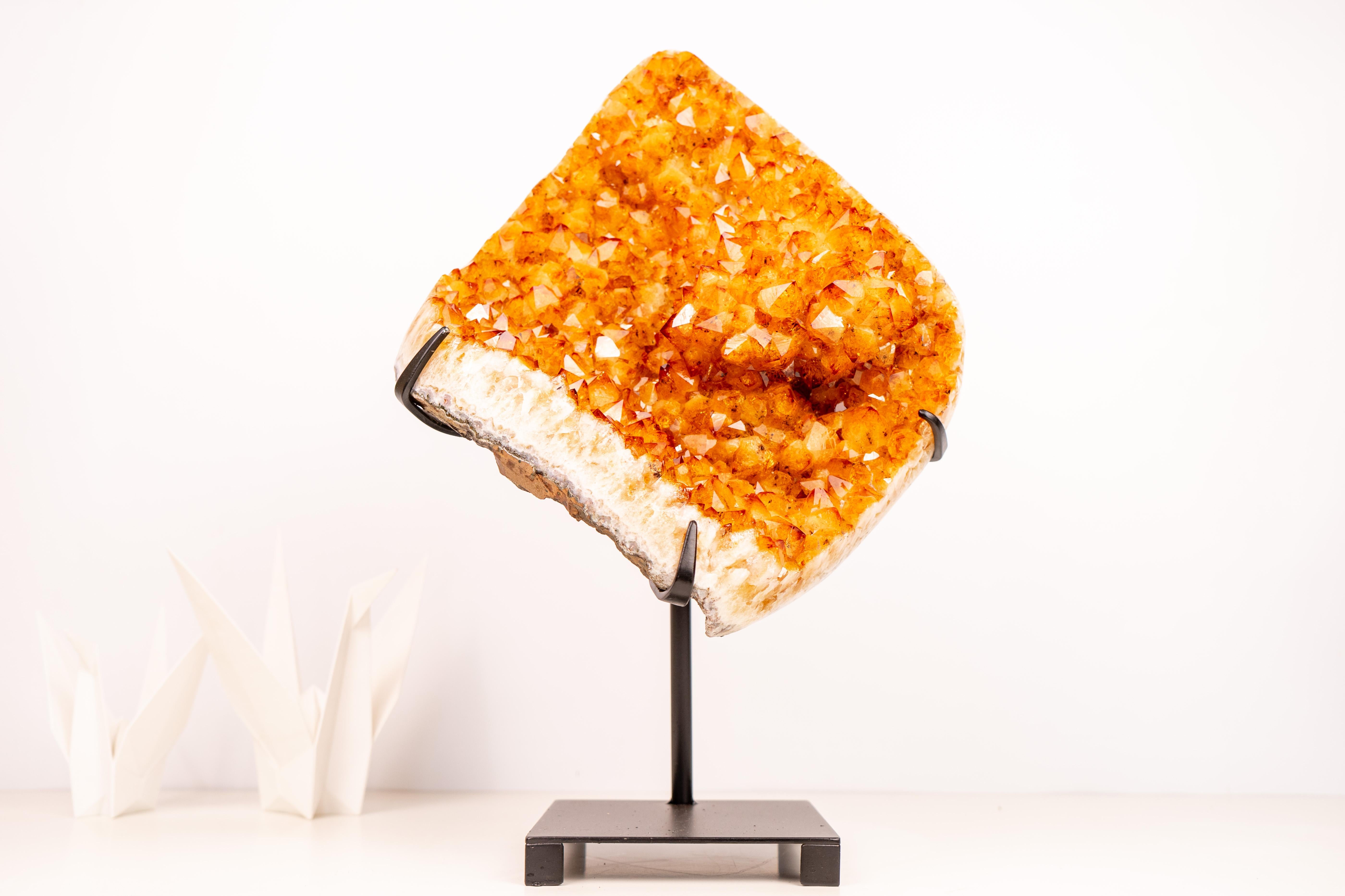 Gran Racimo de Cristal de Citrino con Rara Formación de Flor de Estalactita en venta 4