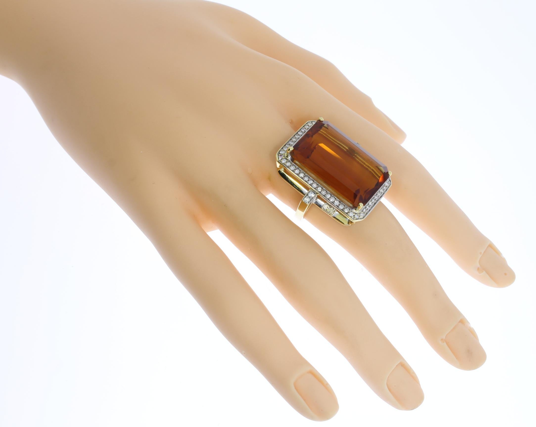 Large Citrine Diamond Gold Ring In Excellent Condition For Sale In Berlin, DE