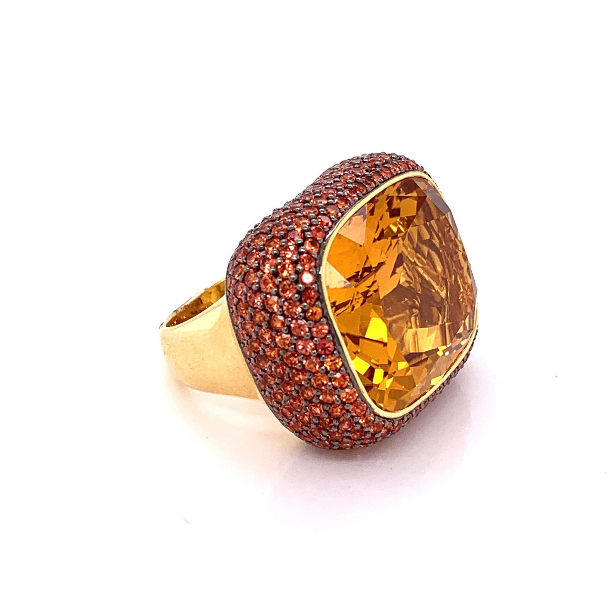 Large Citrine Orange Sapphire Gold Cocktail Ring In New Condition For Sale In Beverly Hills, CA