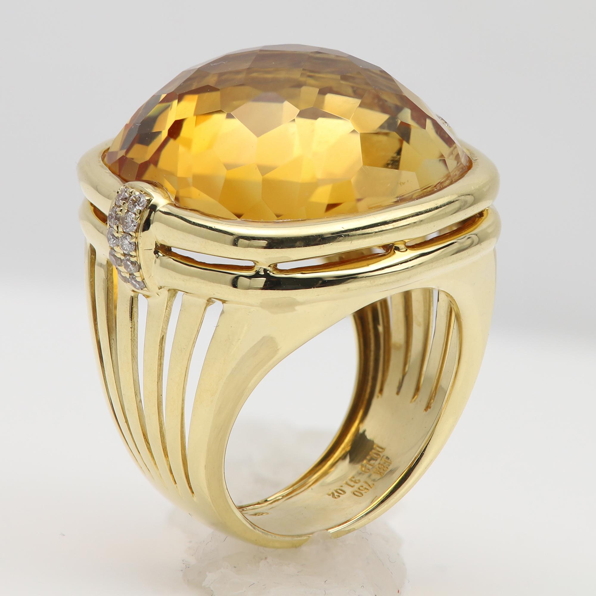 Gran Anillo de Citrino Declaración de Cóctel Oro de 18 Kilates Piedra Natural Amarilla en venta 4
