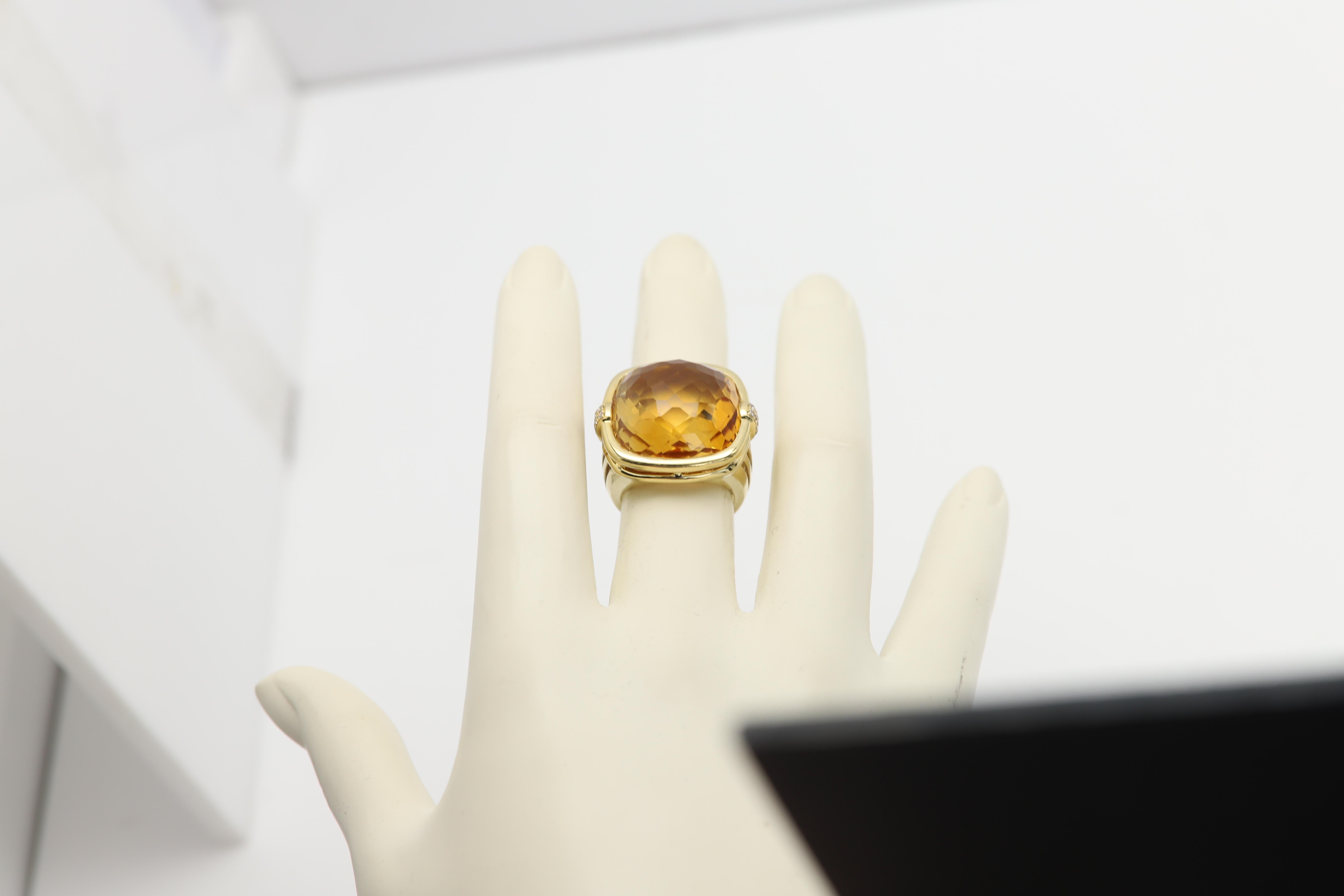 Gran Anillo de Citrino Declaración de Cóctel Oro de 18 Kilates Piedra Natural Amarilla en venta 1