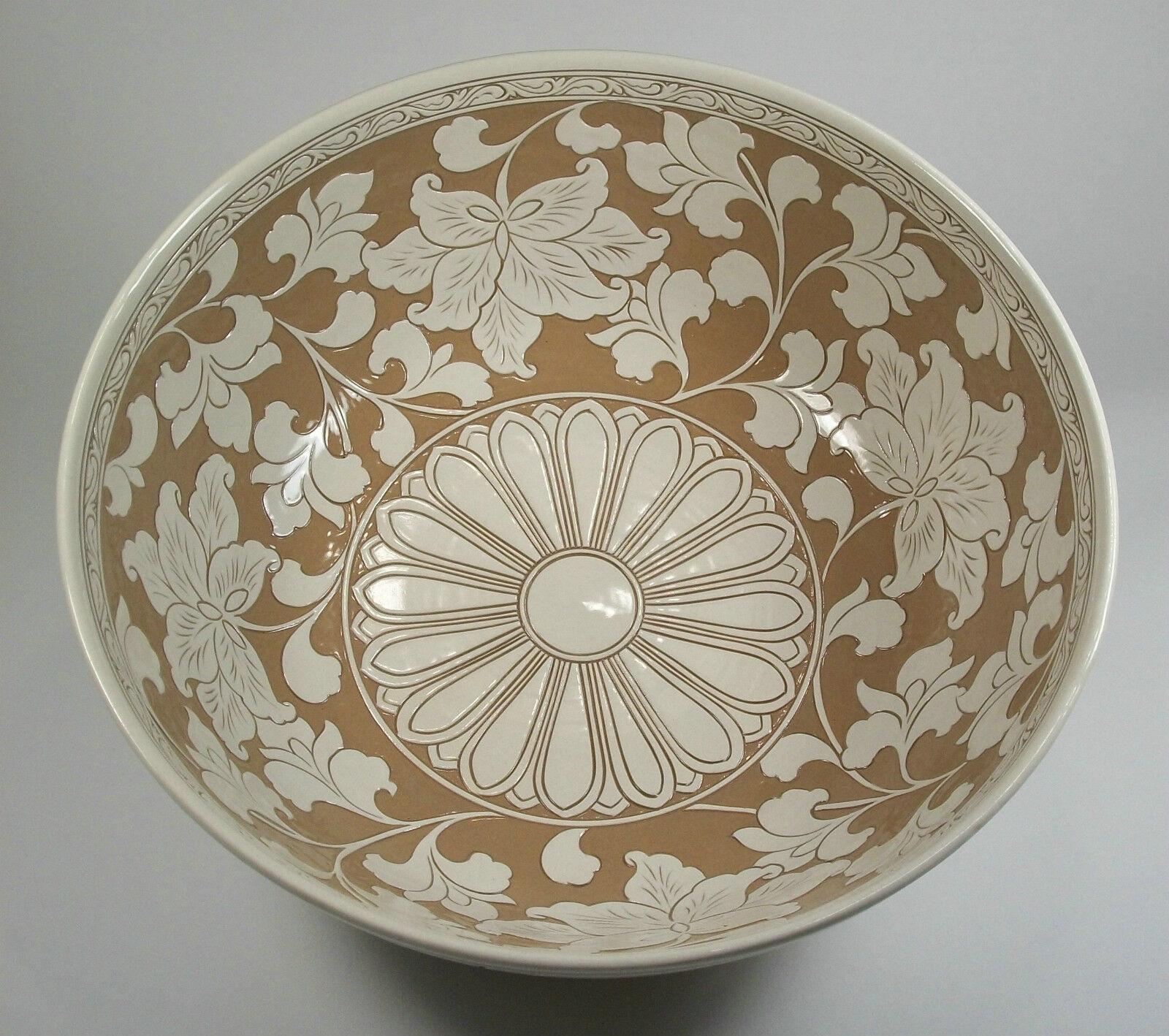 Large Cizhou Ware Sgraffiato Ceramic Bowl, Signed, China, Late 20th Century For Sale 7
