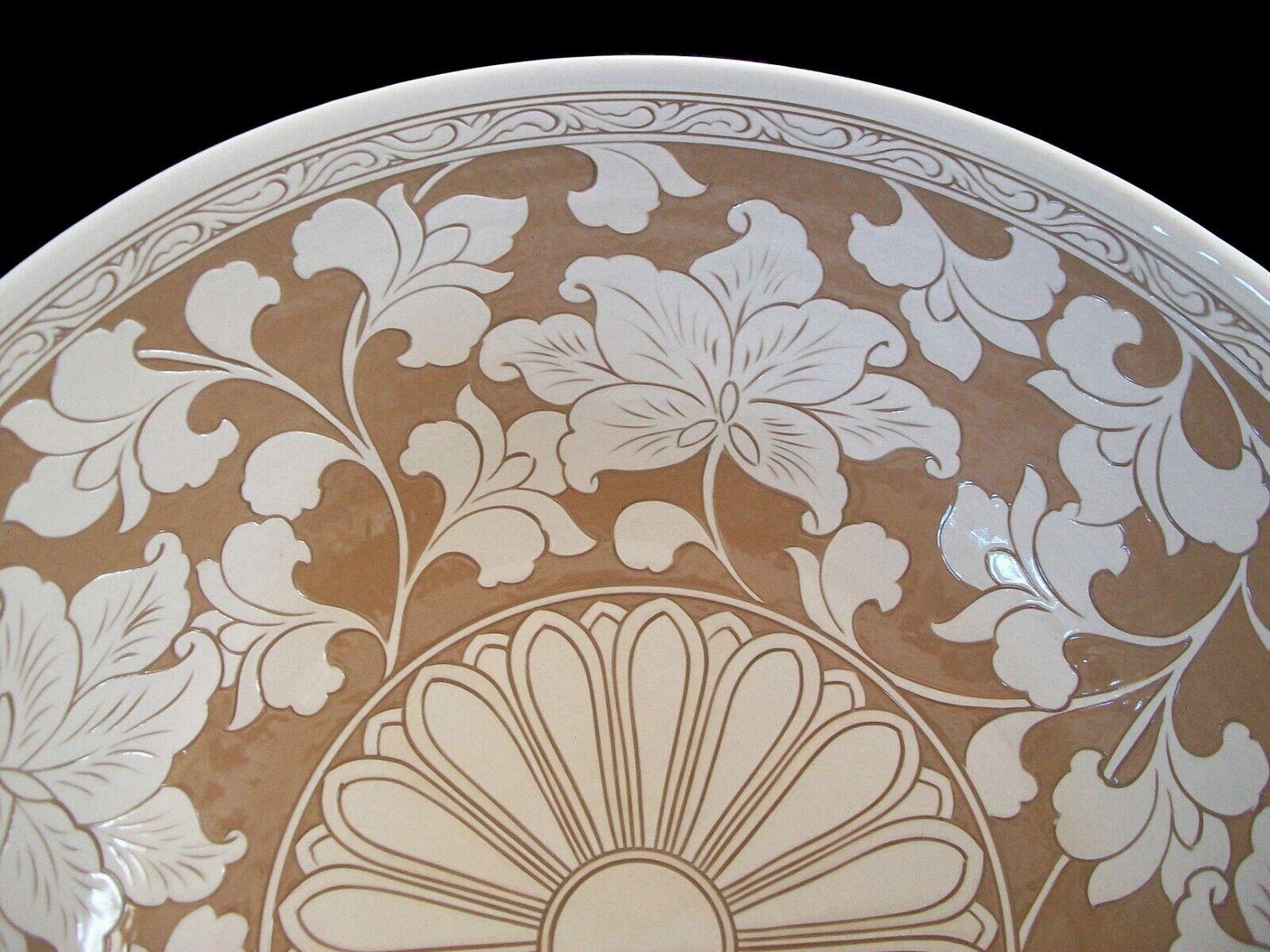 Chinese Large Cizhou Ware Sgraffiato Ceramic Bowl, Signed, China, Late 20th Century For Sale