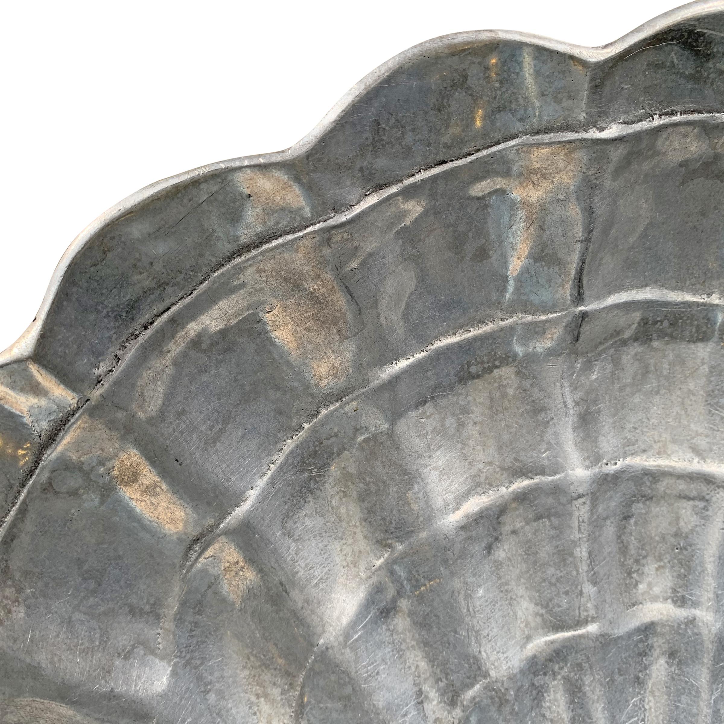 Aluminum Large Clam Shell Bowl