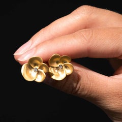 Grandes boucles d'oreilles fleurs classiques avec diamants en or et argent 24 carats par Kurtulan