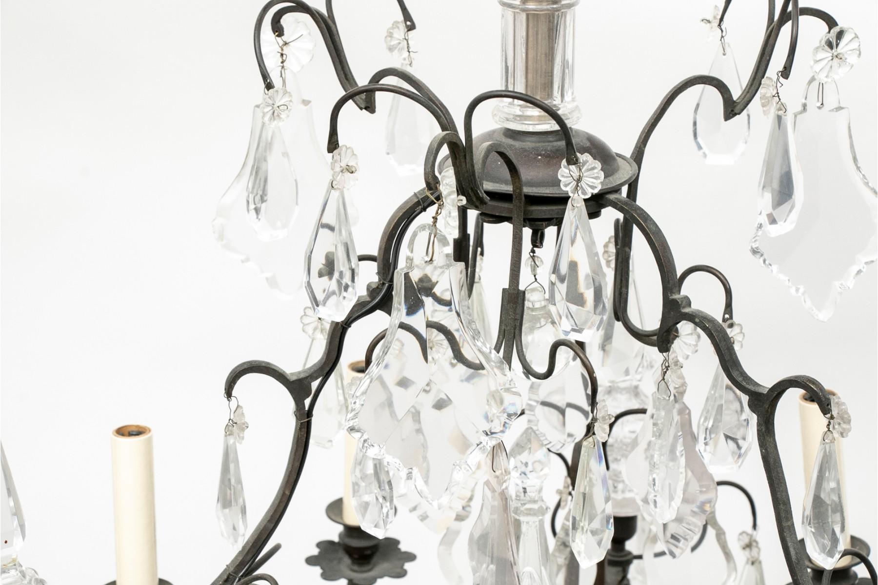 Large Classic French Crystal Chandelier with 6 Lights In Good Condition In Buchanan, NY