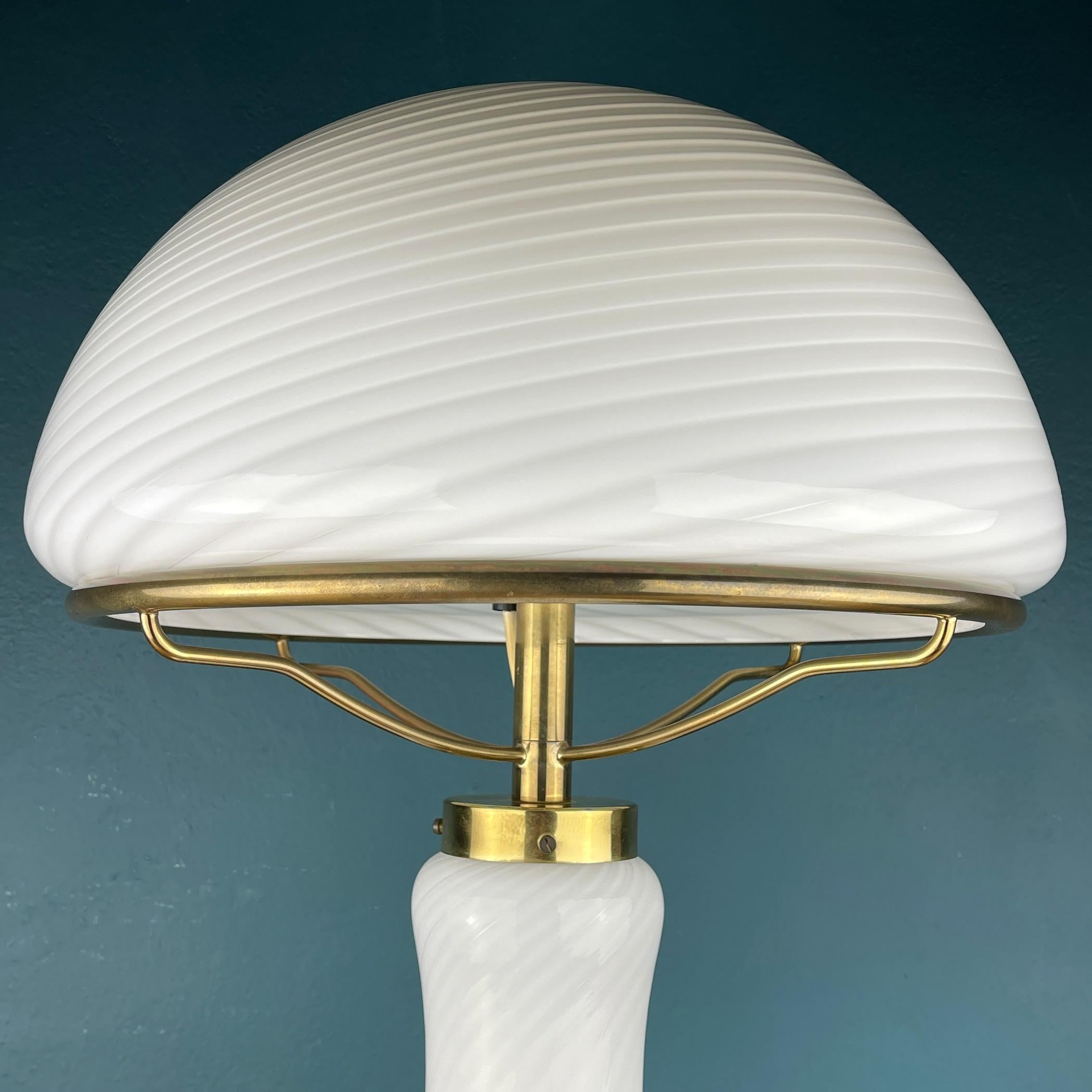 Large Classic Swirl Murano Table Lamp Mushroom Italy 1970s For Sale 6
