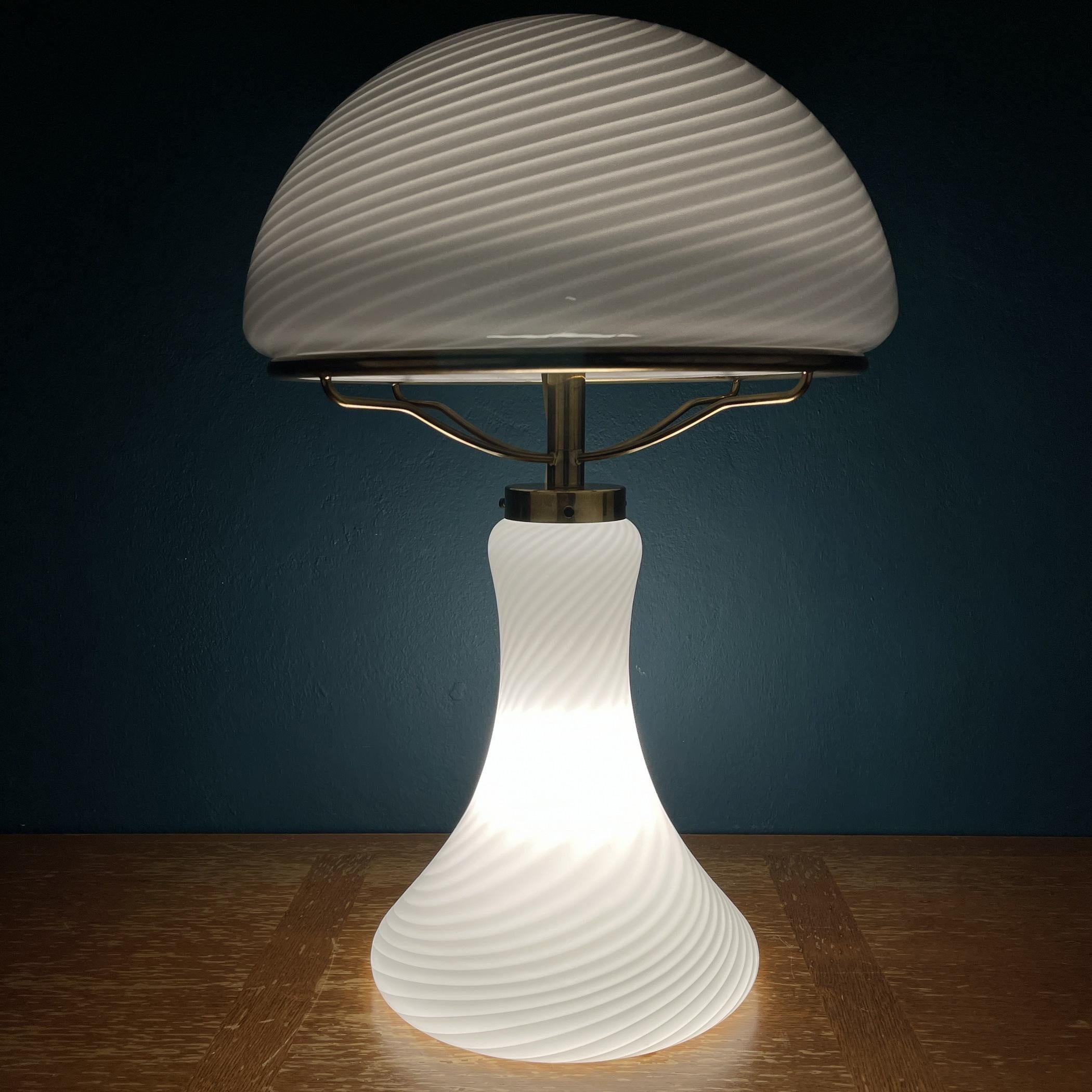 20th Century Large Classic Swirl Murano Table Lamp Mushroom Italy 1970s For Sale