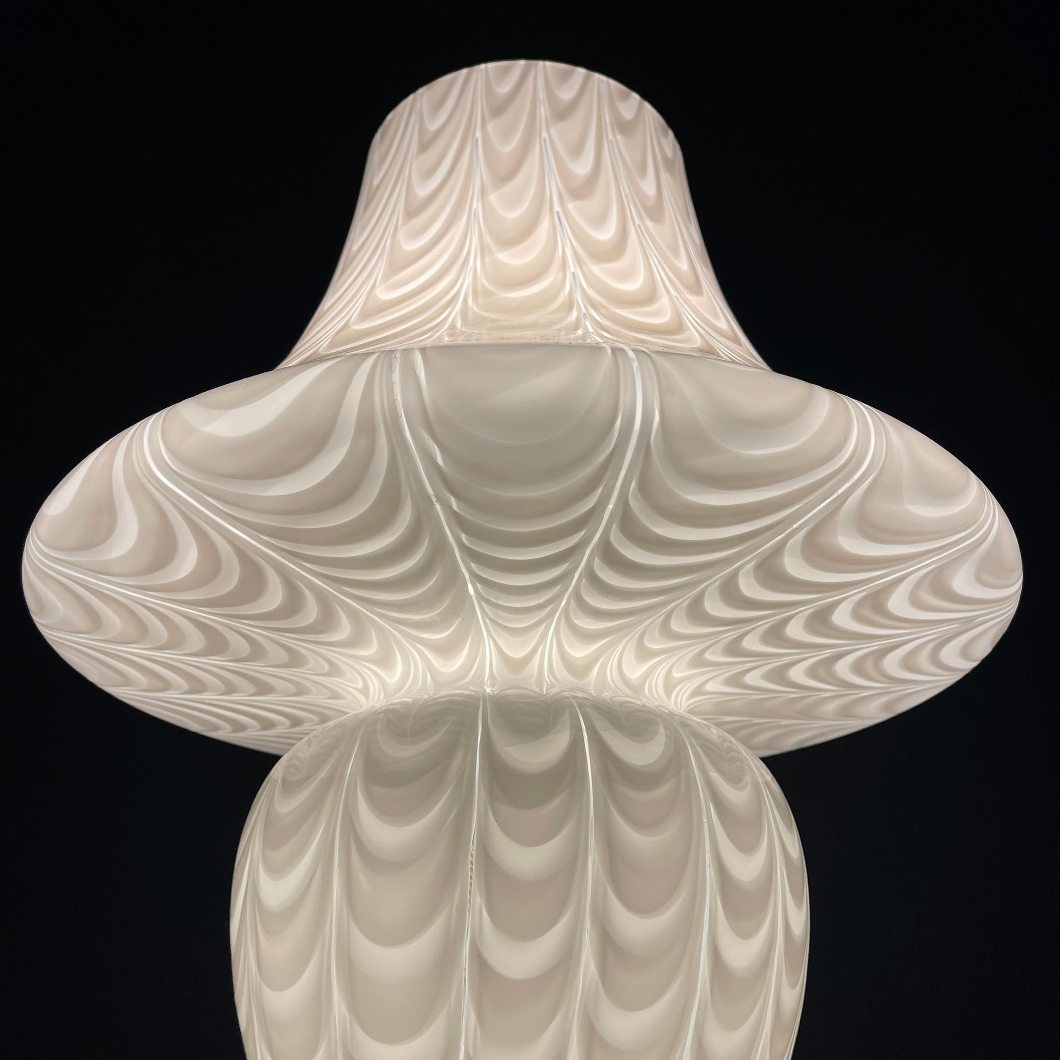 Italian Large Classic white murano table lamp Mushroom Italy 1970s  For Sale