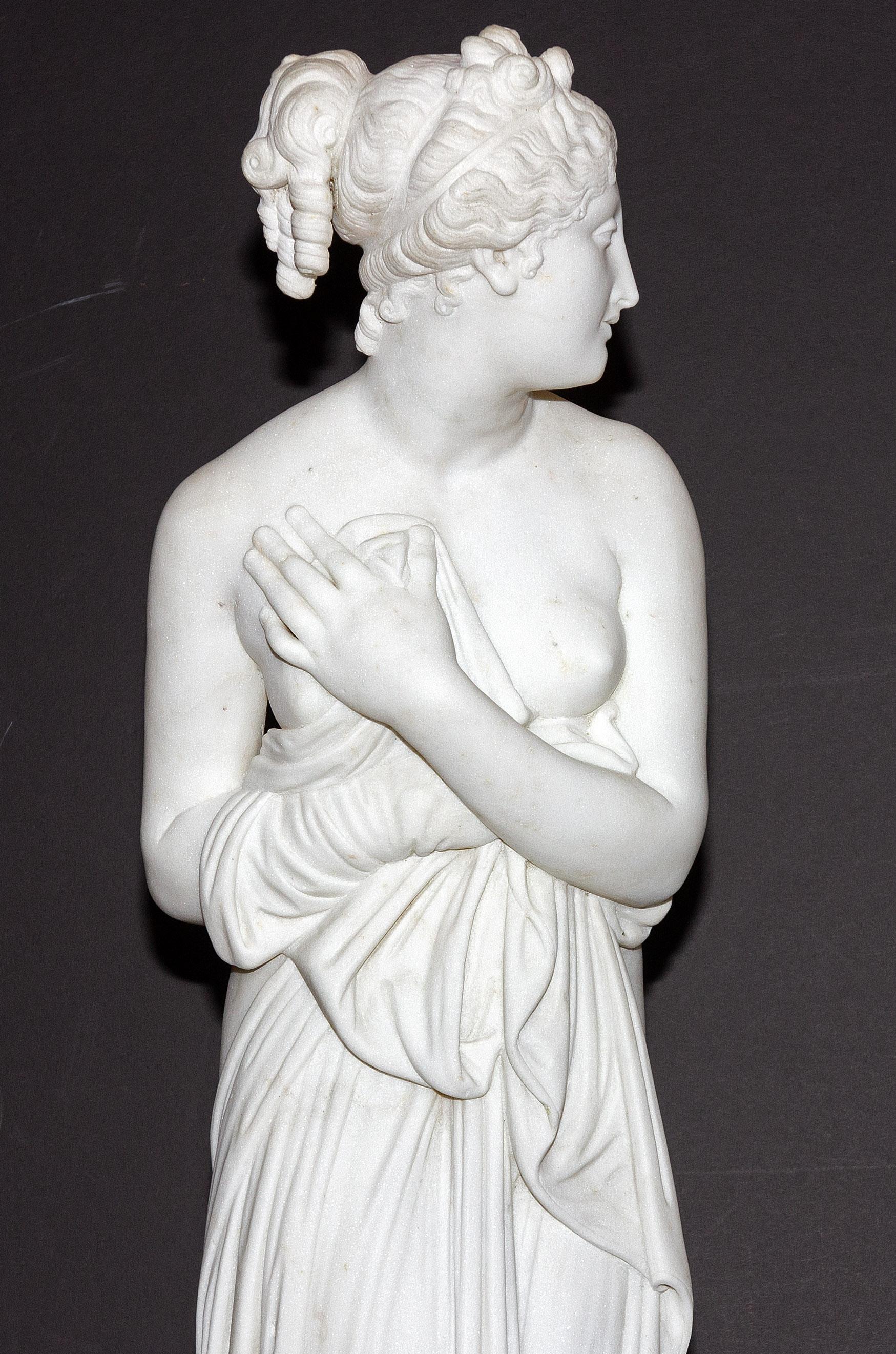 Klassische Marmorstatue „Venus Italica“ aus dem 19. Jahrhundert 2