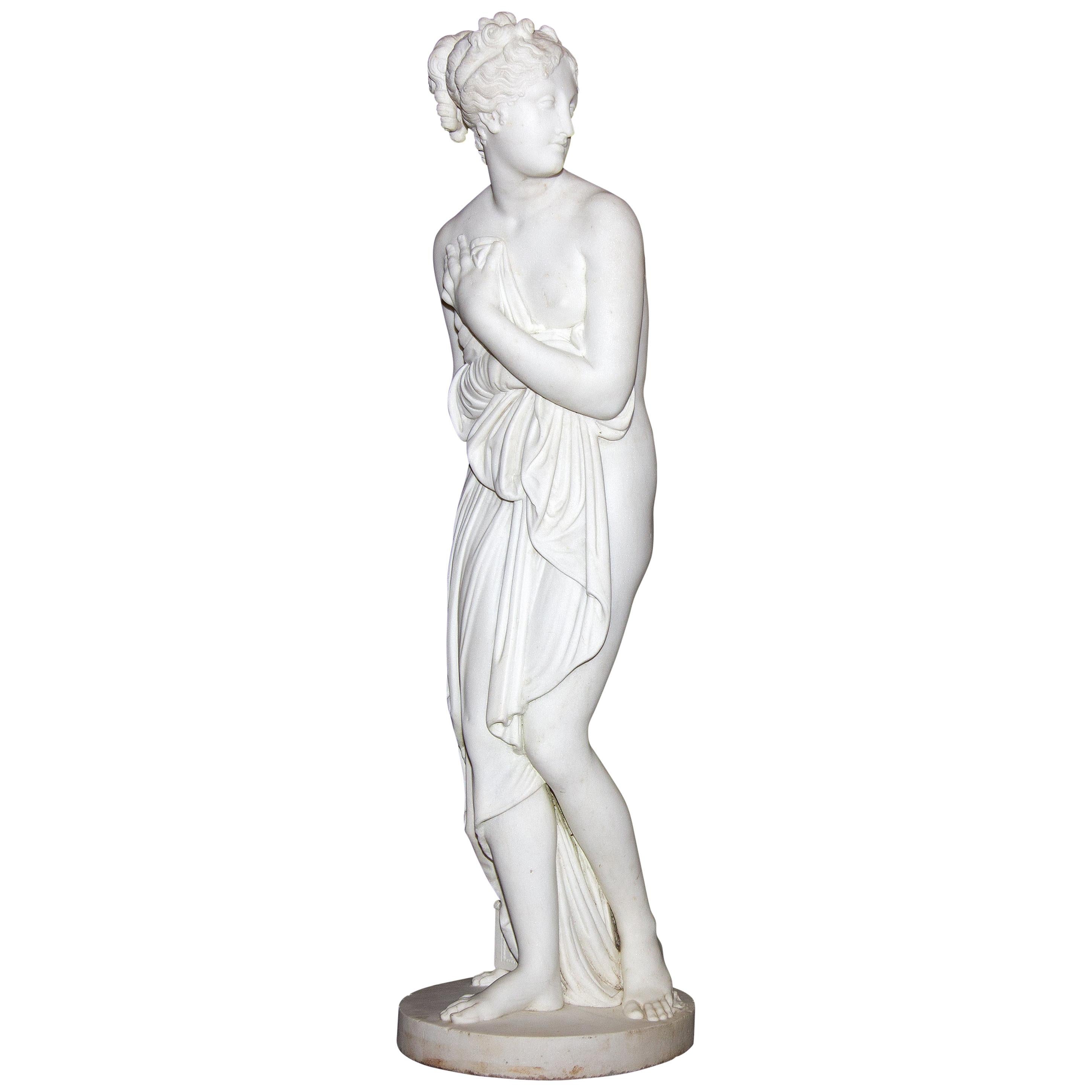 Klassische Marmorstatue „Venus Italica“ aus dem 19. Jahrhundert