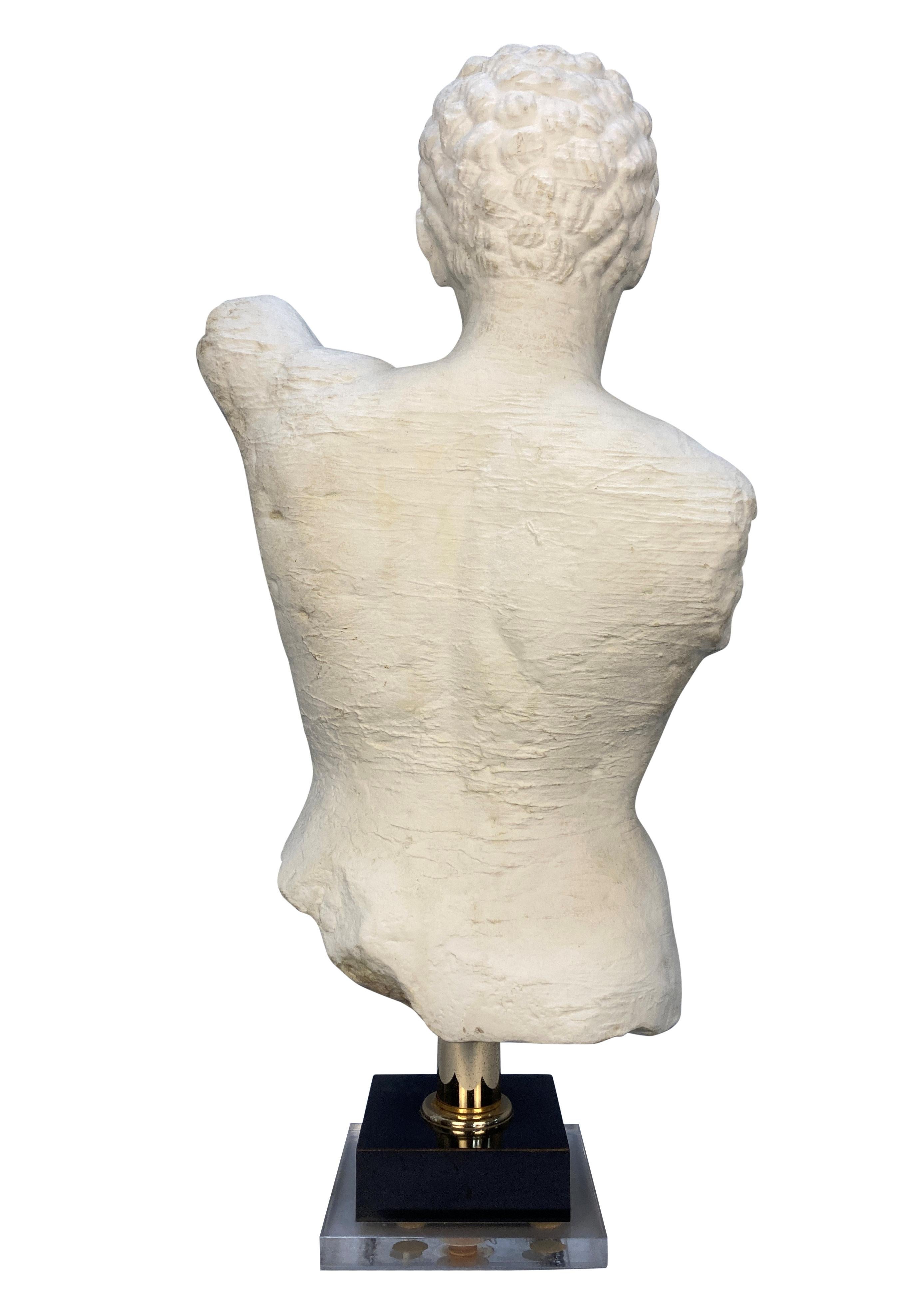 Metà XX secolo Grande testa classica e busto di un giovane uomo in vendita