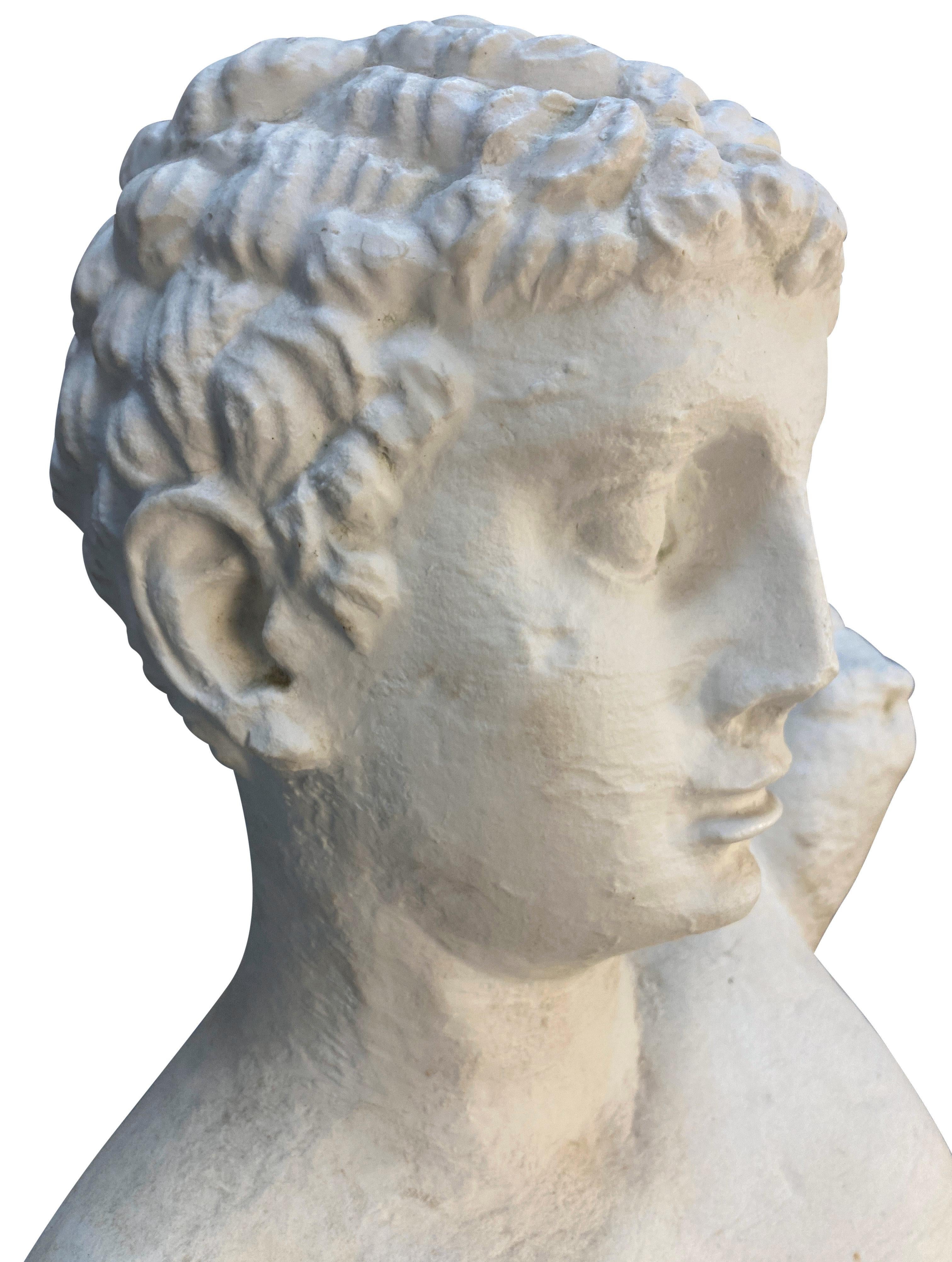 Ottone Grande testa classica e busto di un giovane uomo in vendita