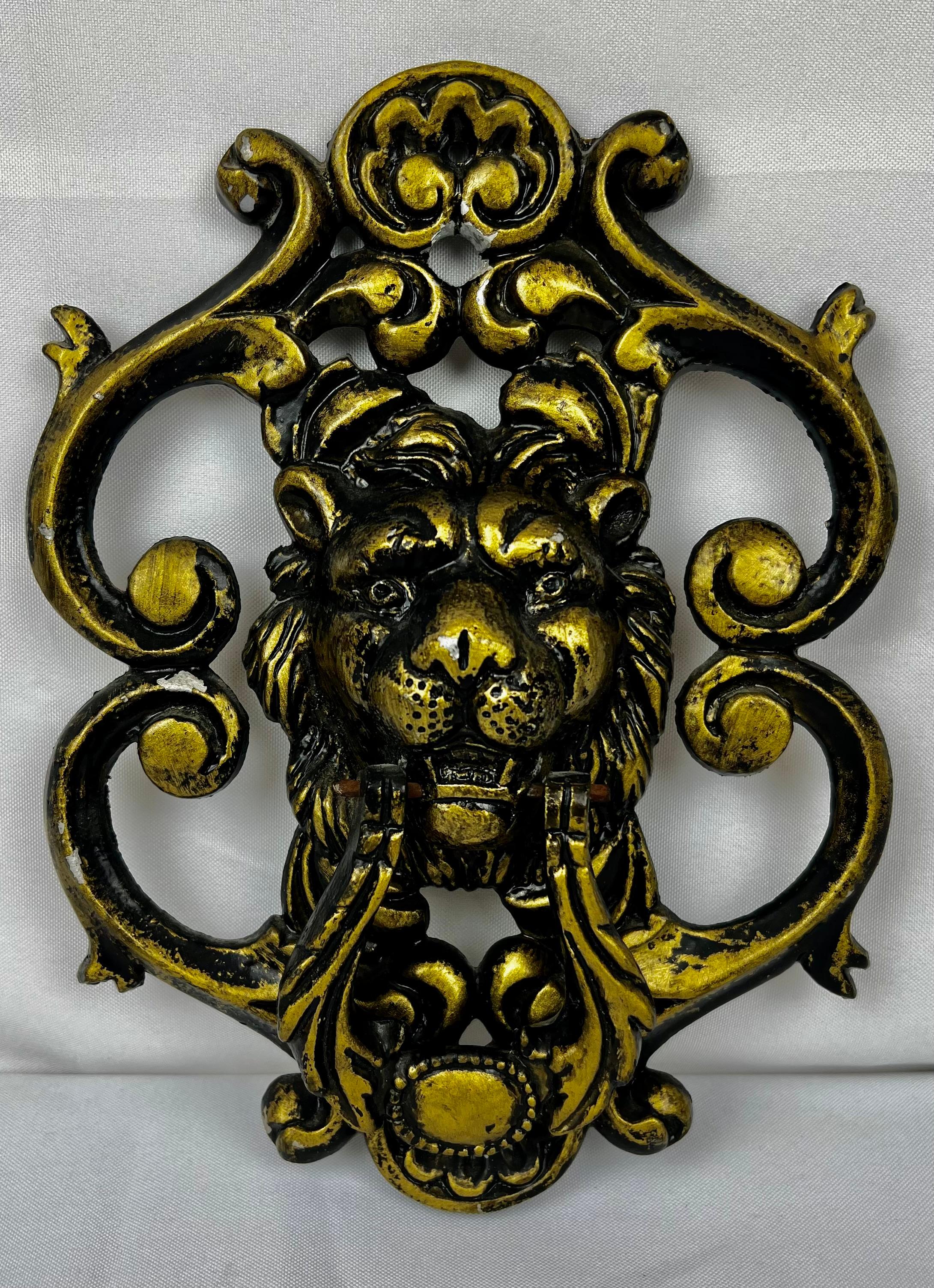 Large Classical Lion Door Knocker With Foliate Scrolls In Good Condition For Sale In West Palm Beach, FL