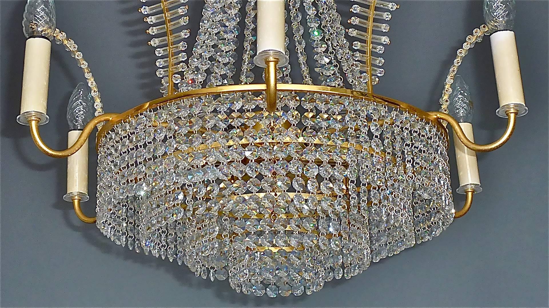 Large Classical Palwa Chandelier Gilt Brass Faceted Crystal Glass Palm Crown Top In Good Condition For Sale In Nierstein am Rhein, DE