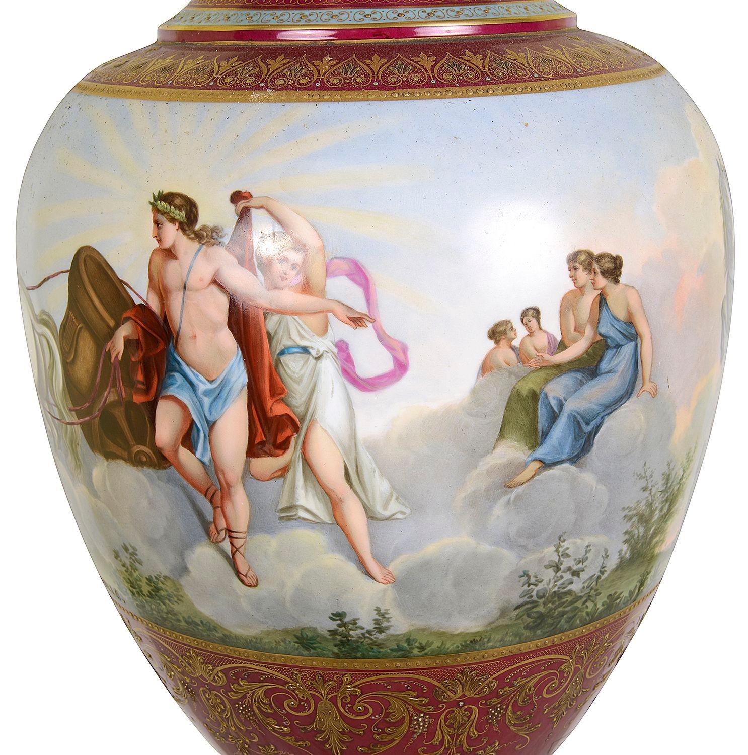 Dipinto a mano Grande vaso con coperchio classico di Vienna, 1890 circa in vendita