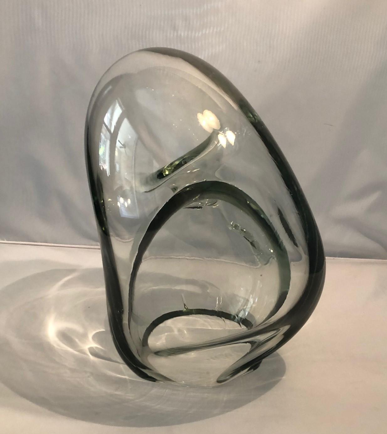 Grande sculpture d'orbe en verre d'art transparent de John Bingham en vente 1