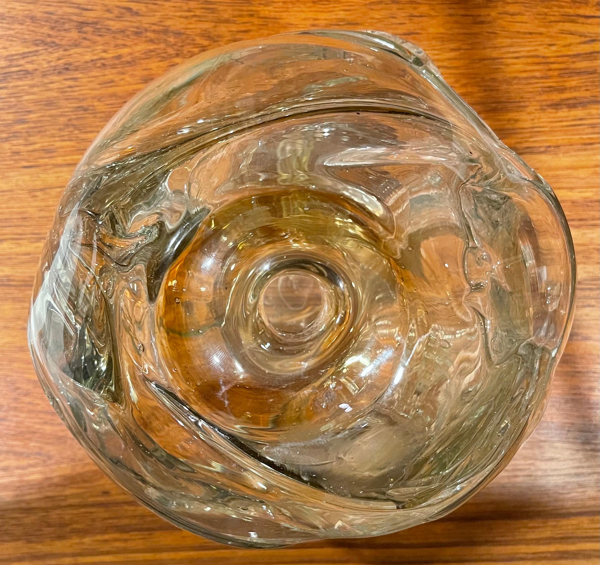Vaso a forma di orbita in vetro artistico trasparente di Peter Bramhall in vendita 1