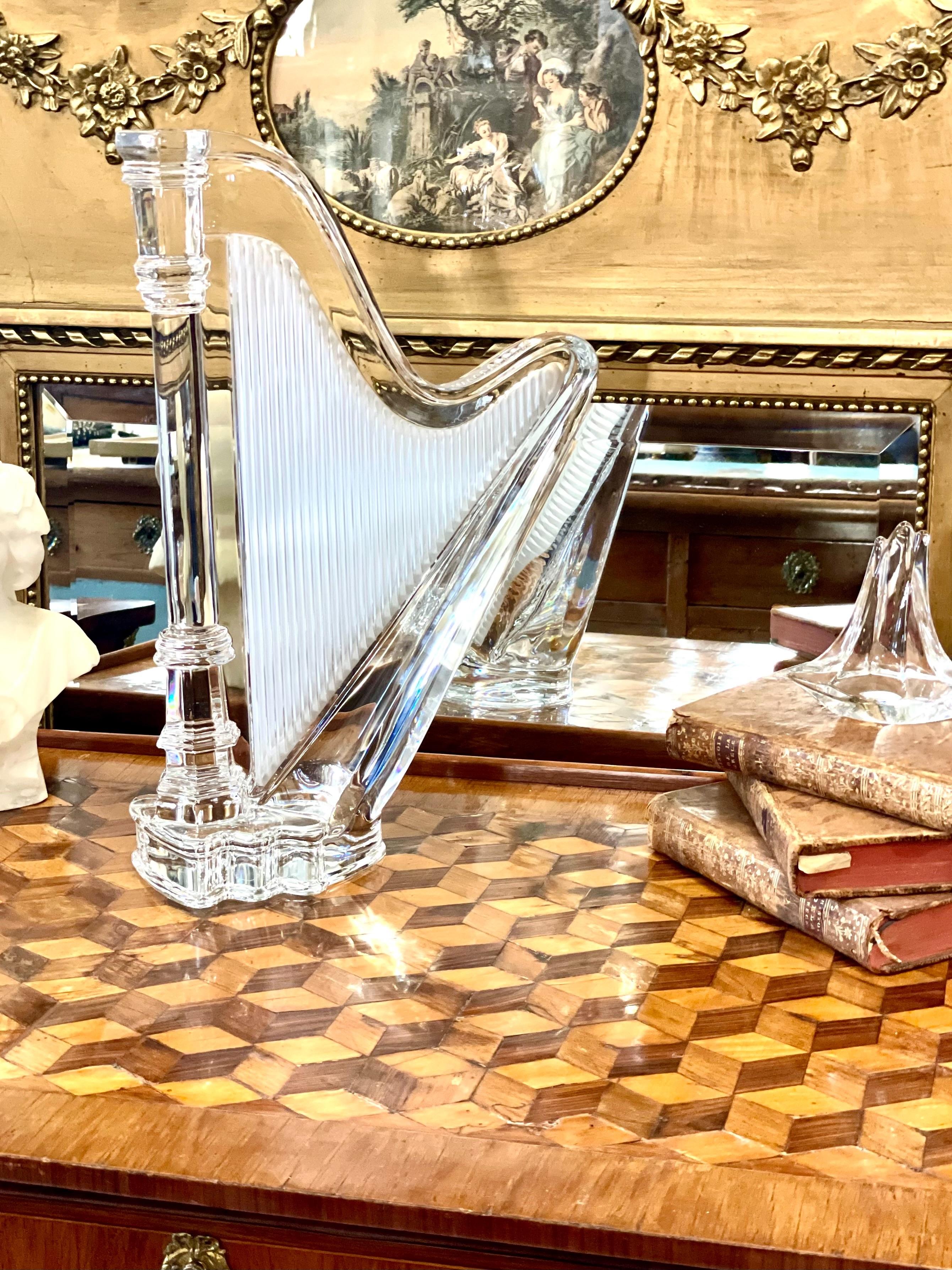 Scultura di arpa in cristallo trasparente di grandi dimensioni in vendita 5