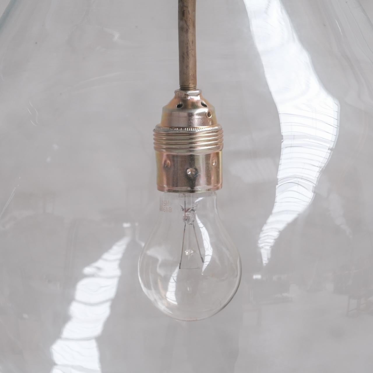 Large Clear Glass and Brass Bulb Shaped Pendant Light In Good Condition For Sale In London, GB
