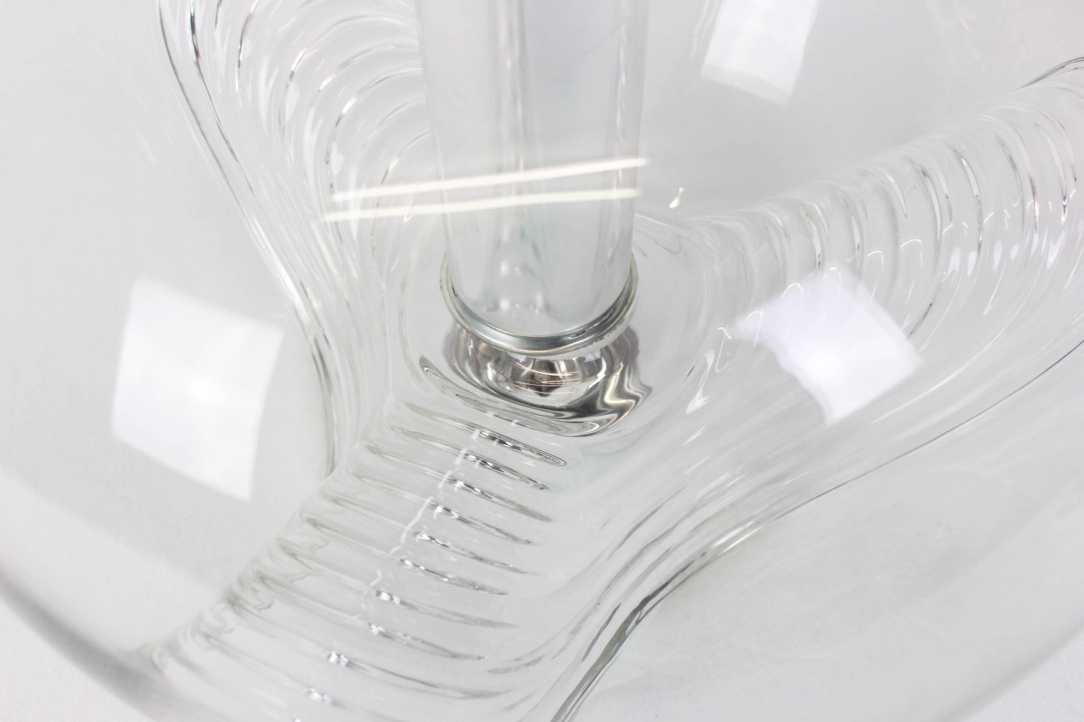 A special round biomorphic clear glass pendant designed by Koch & Lowy for Peill & Putzler, manufactured in Germany, circa the 1970s.

High quality and in very good condition. Cleaned, well-wired and ready to use. 

The fixture requires 1 x E27