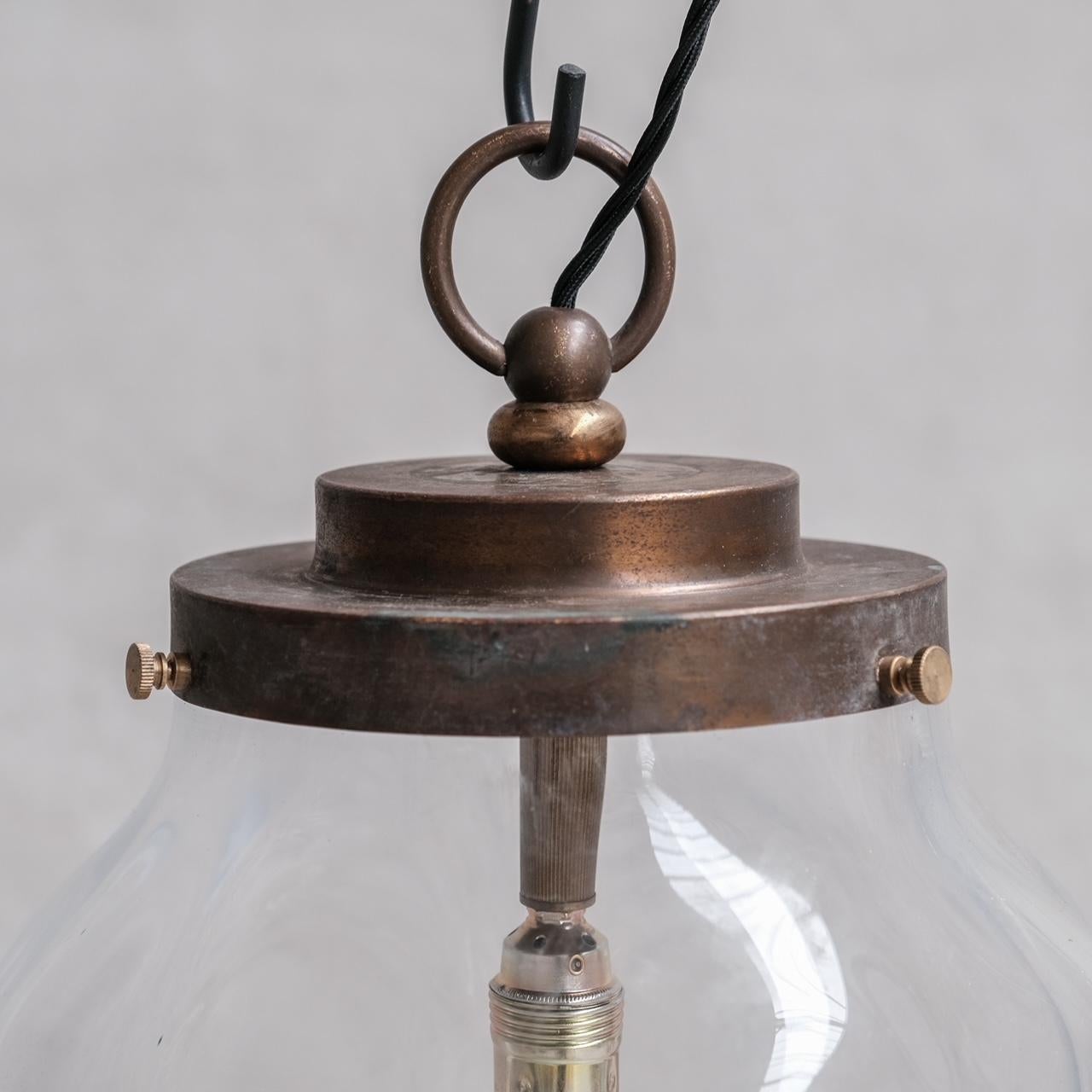 Mid-Century Modern Grande lampe suspendue en verre transparent en vente
