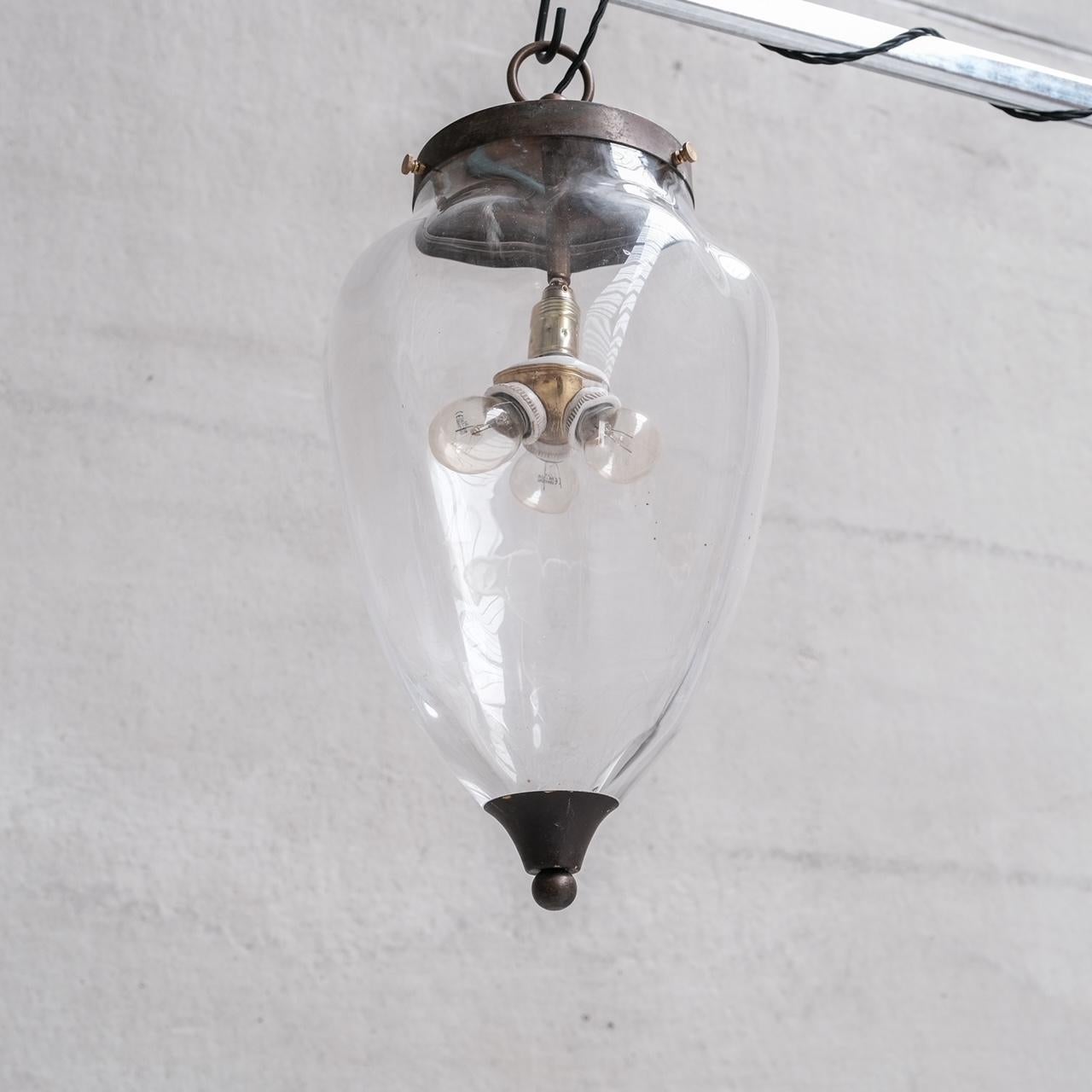 Laiton Grande lampe suspendue en verre transparent en vente