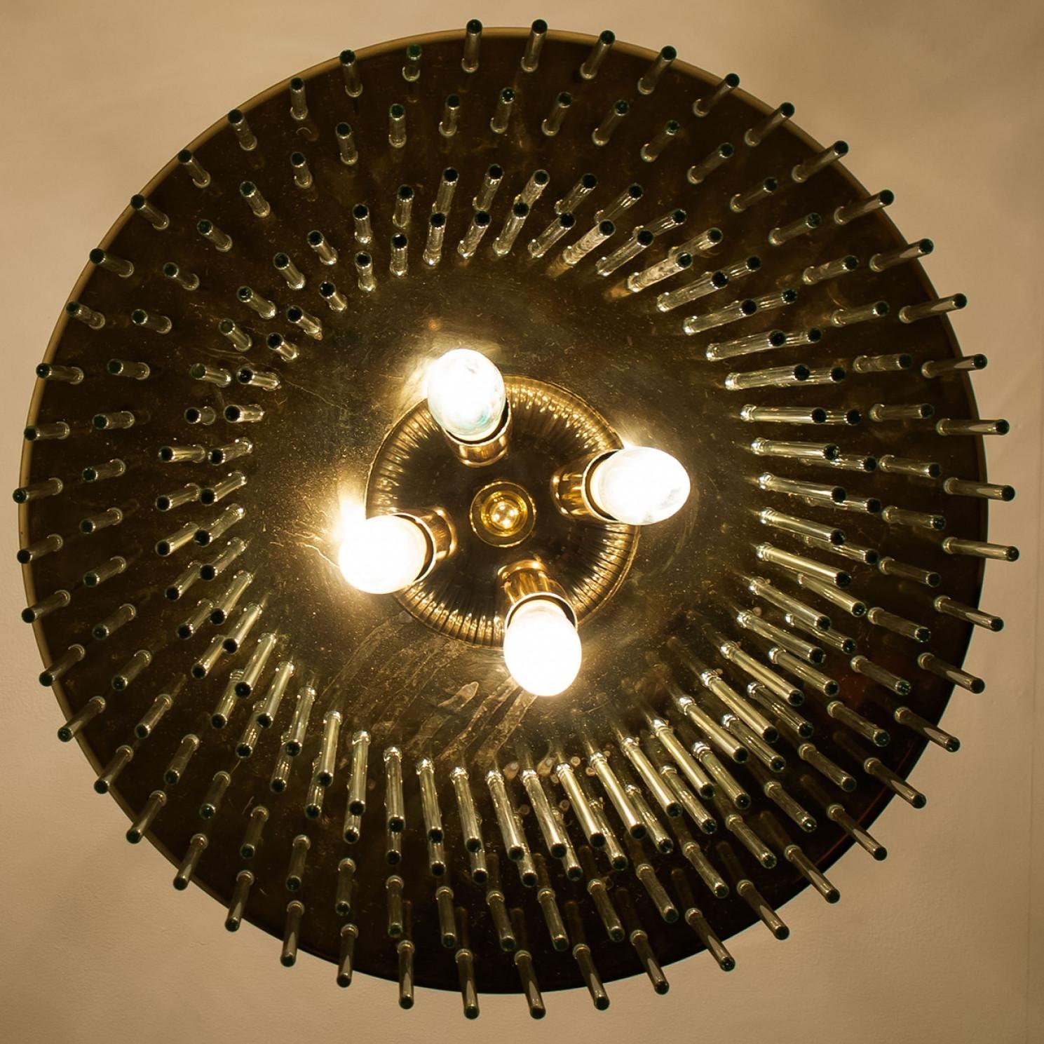 Italiano Grande lampadario a tubo in vetro oro chiaro di Sciolari, anni '70 in vendita