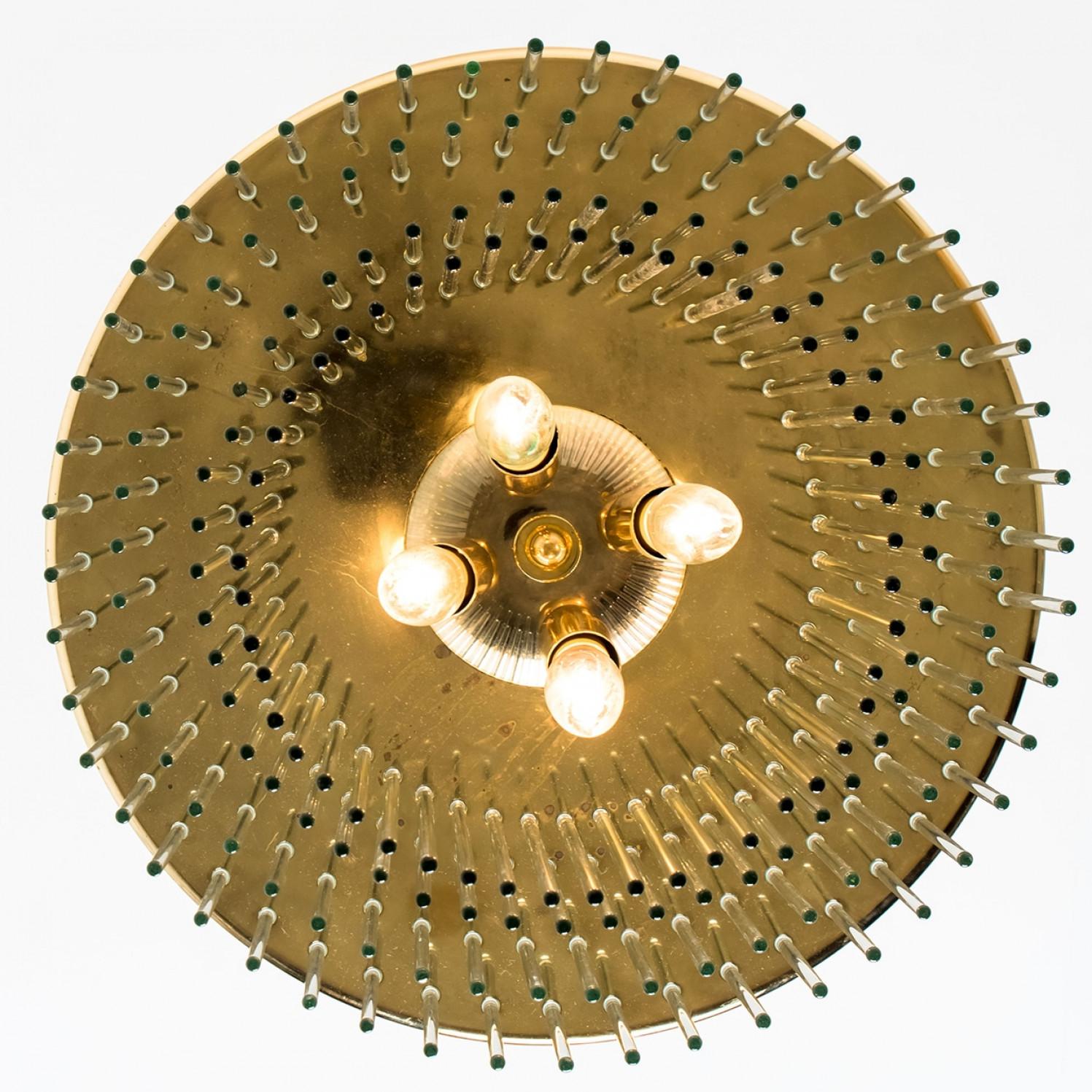 Ottone Grande lampadario a tubo in vetro oro chiaro di Sciolari, anni '70 in vendita