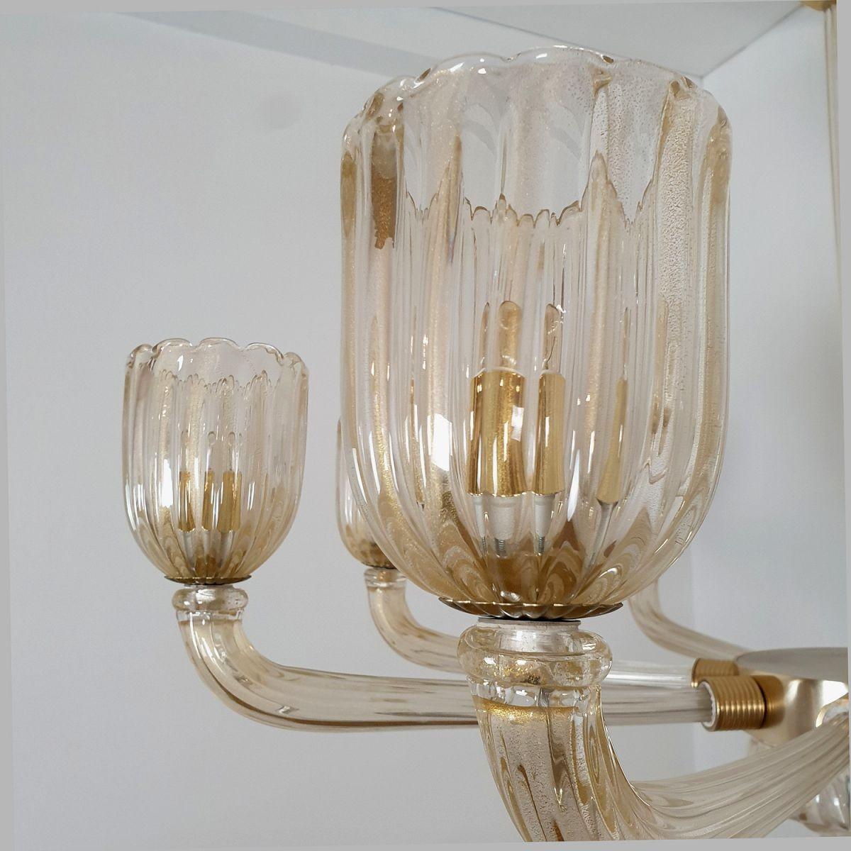 Murano Glass and Brass Large chandelier, Italy For Sale 5