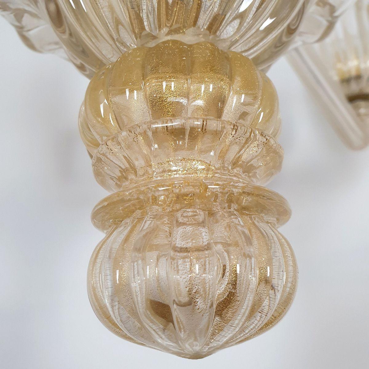 Murano Glass and Brass Large chandelier, Italy For Sale 7