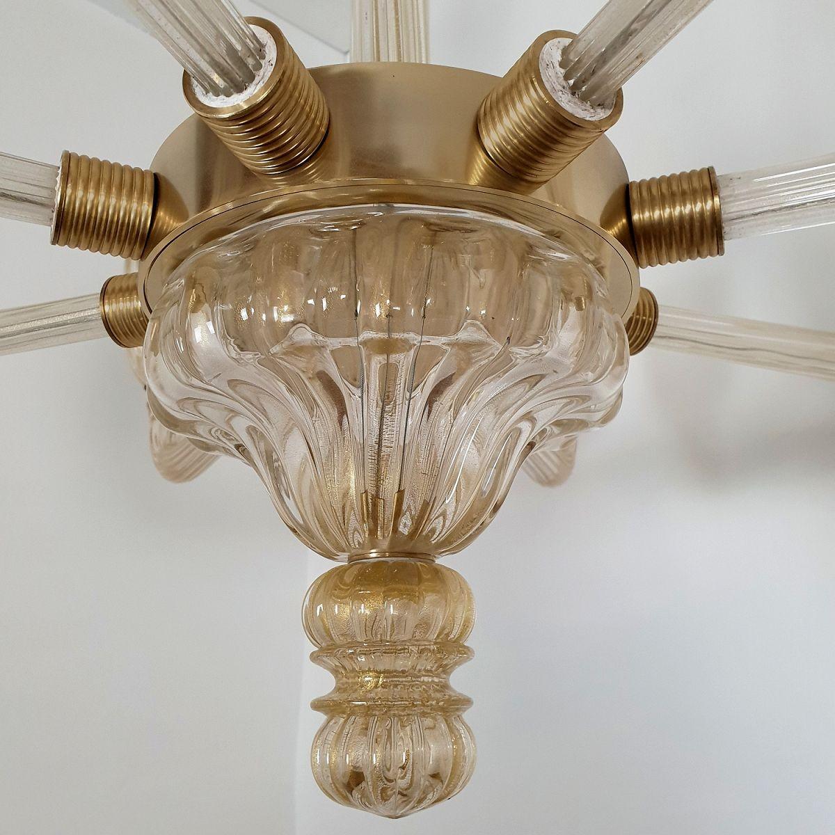 Murano Glass and Brass Large chandelier, Italy For Sale 3