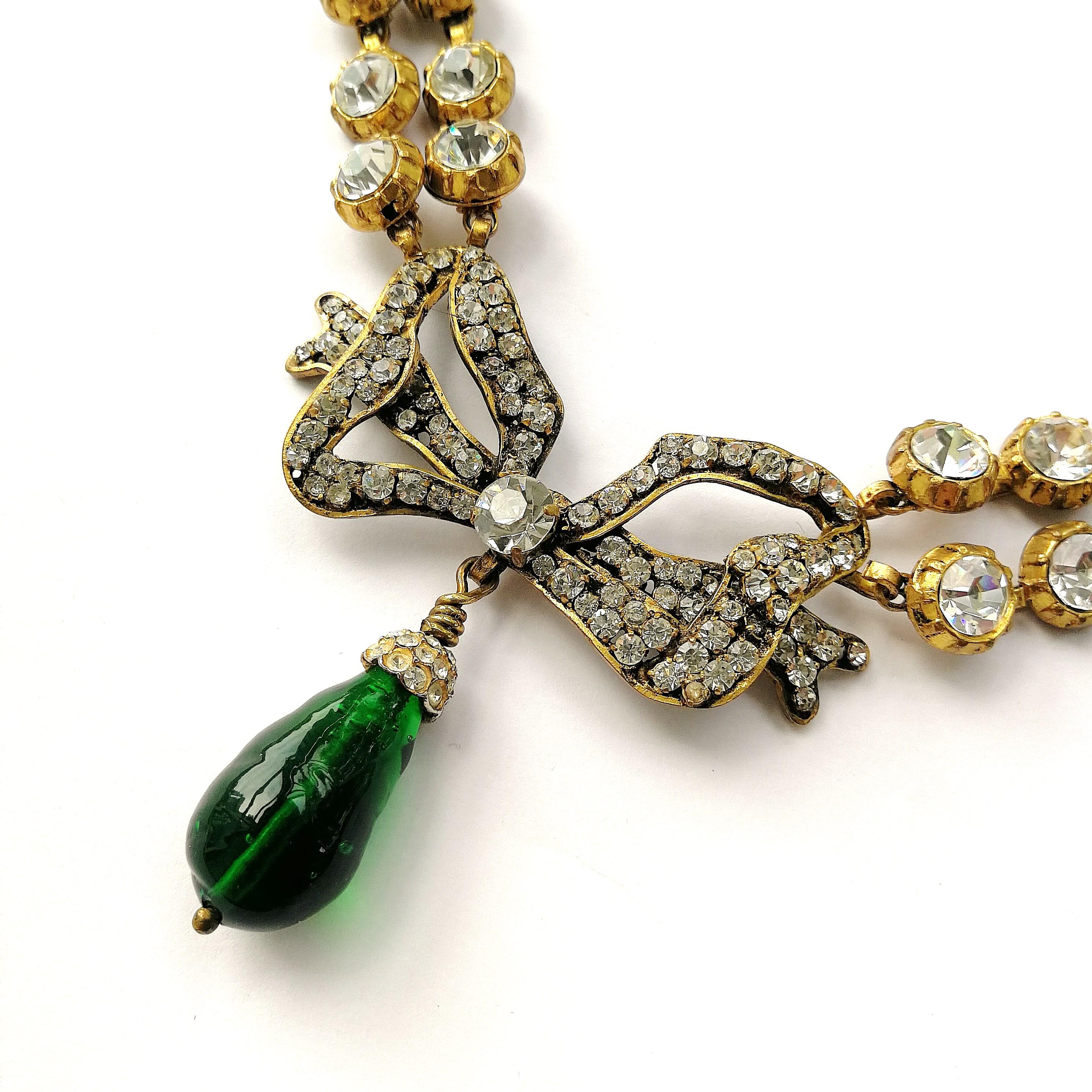 Large clear paste and emerald poured glass  'bow' necklace, Chanel, 1980s 4