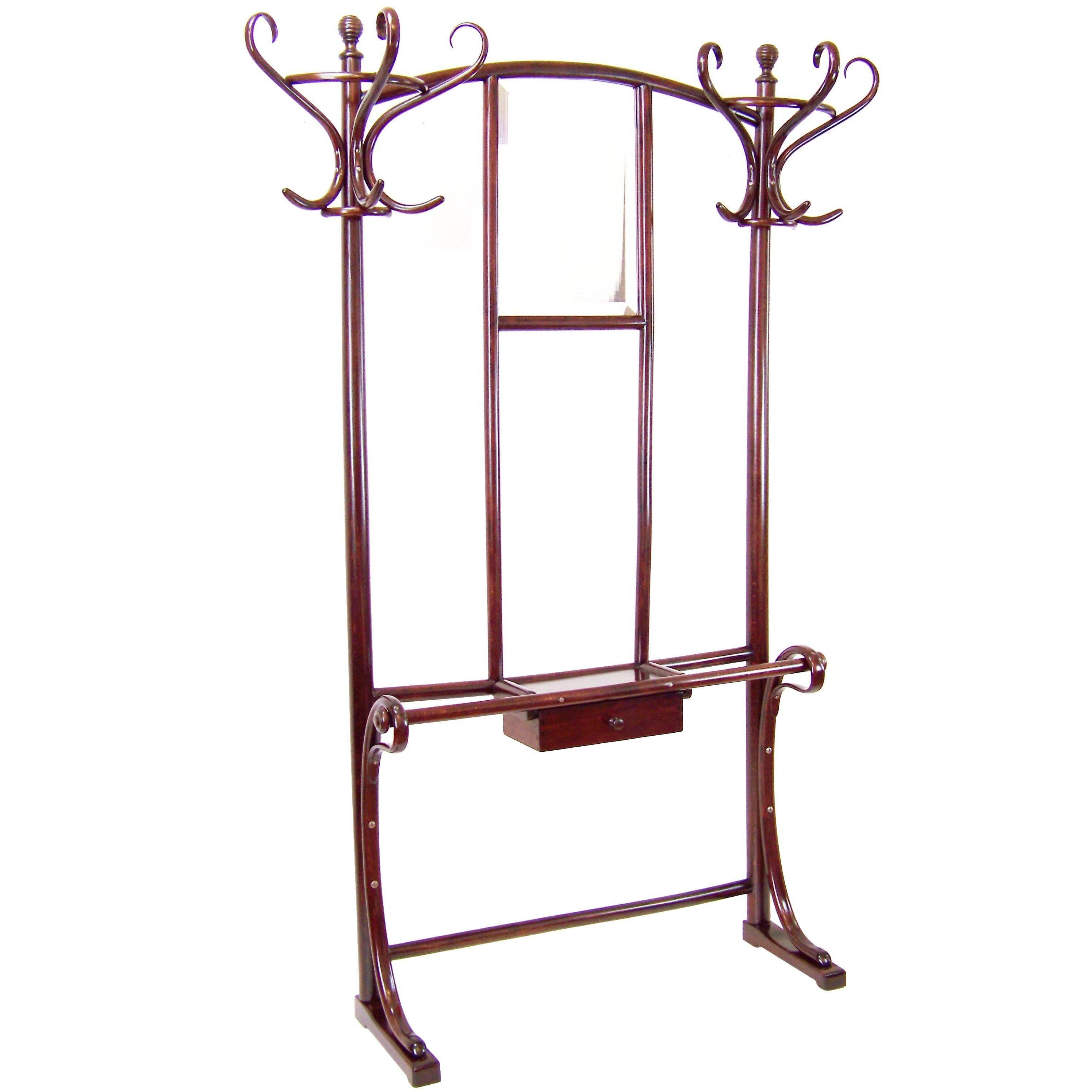 Large Clothes-Stand Thonet Nr.4, circa 1899