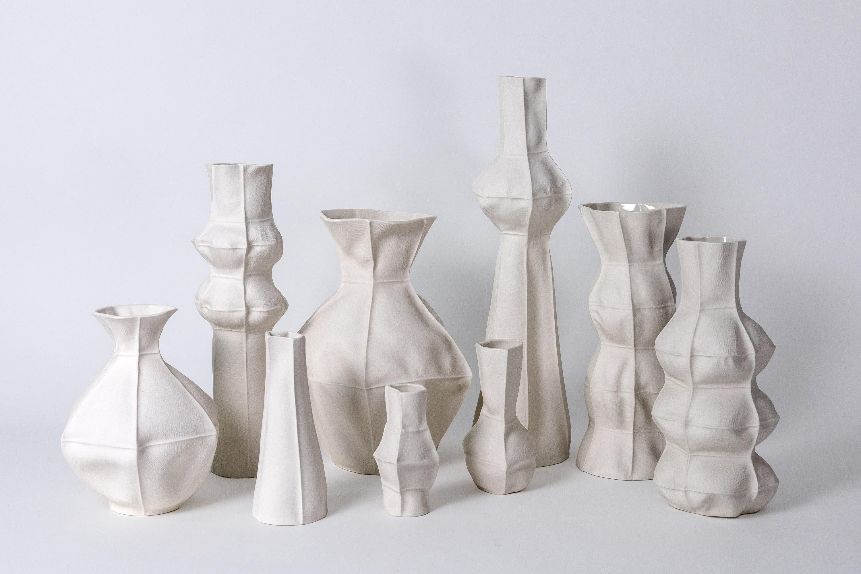 Americano Grande gruppo di vasi organici in ceramica Kawa Vase, set di 9, di Luft Tanaka, porcellana in vendita
