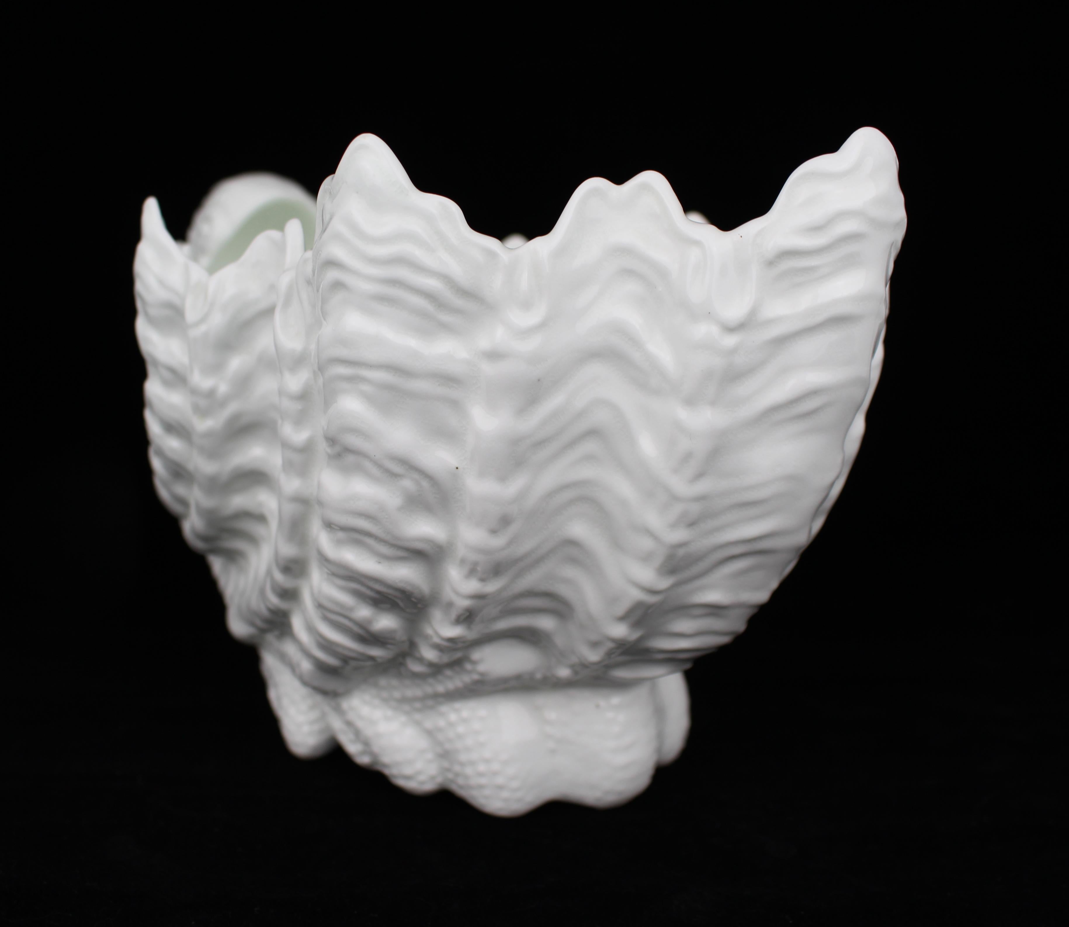 British Large Coalport Shell Form Porcelain Sweet Dish, England, circa 1890 For Sale