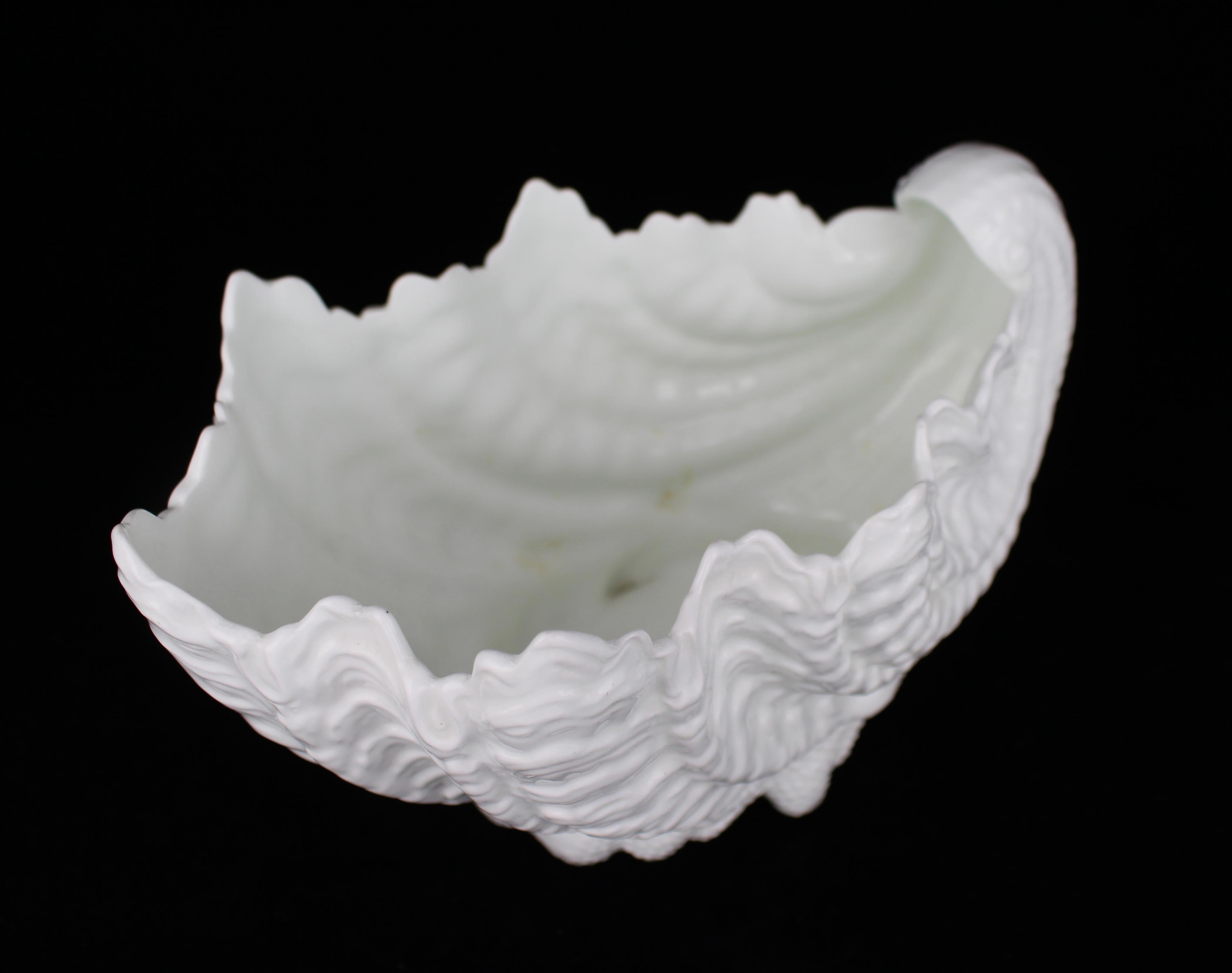 19th Century Large Coalport Shell Form Porcelain Sweet Dish, England, circa 1890 For Sale