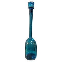 Grande carafe en verre soufflé bleu cobalt à la manière de Blenko