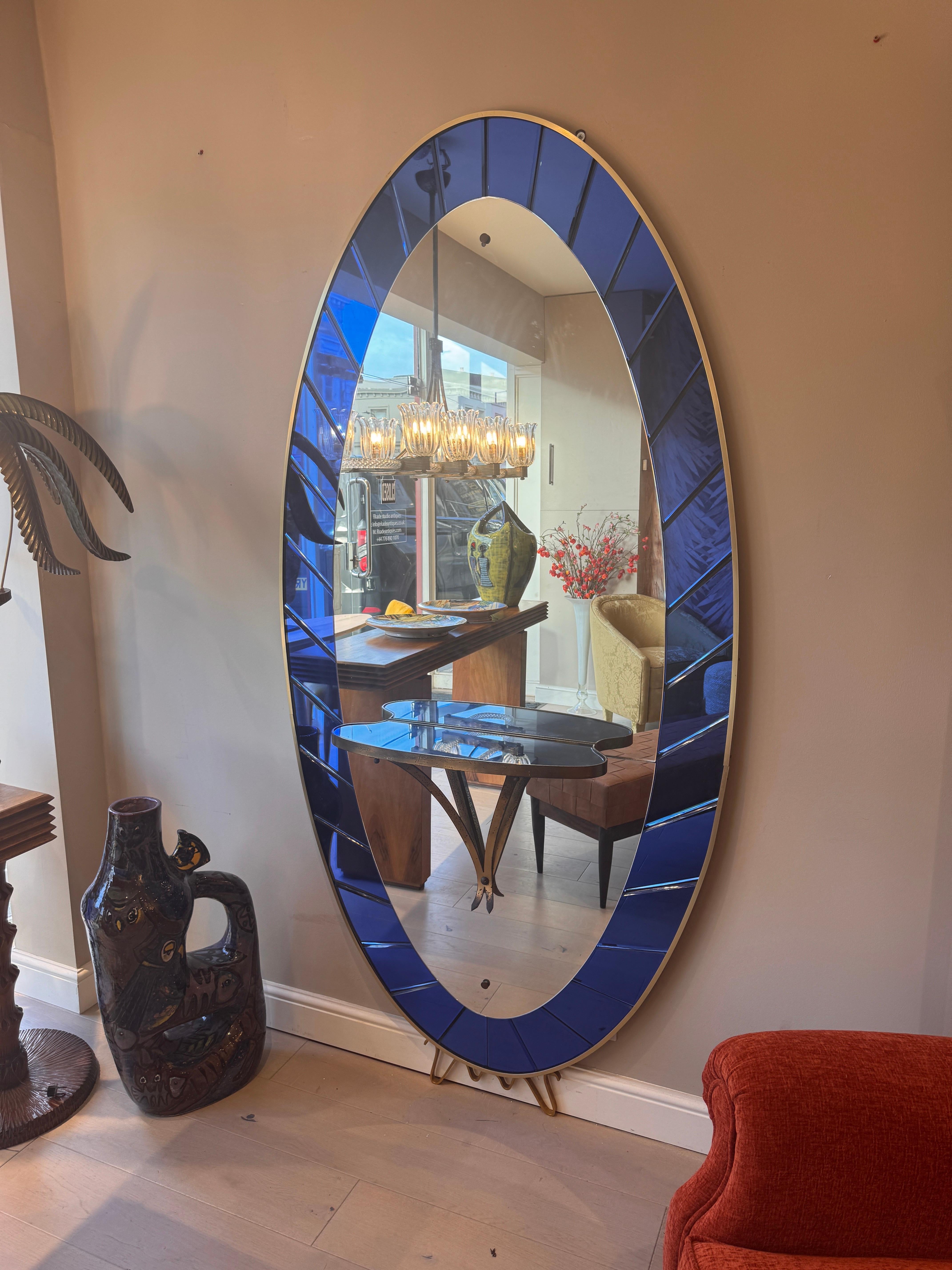 Ottone Grande specchio e console blu cobalto di Cristal Arte in vendita