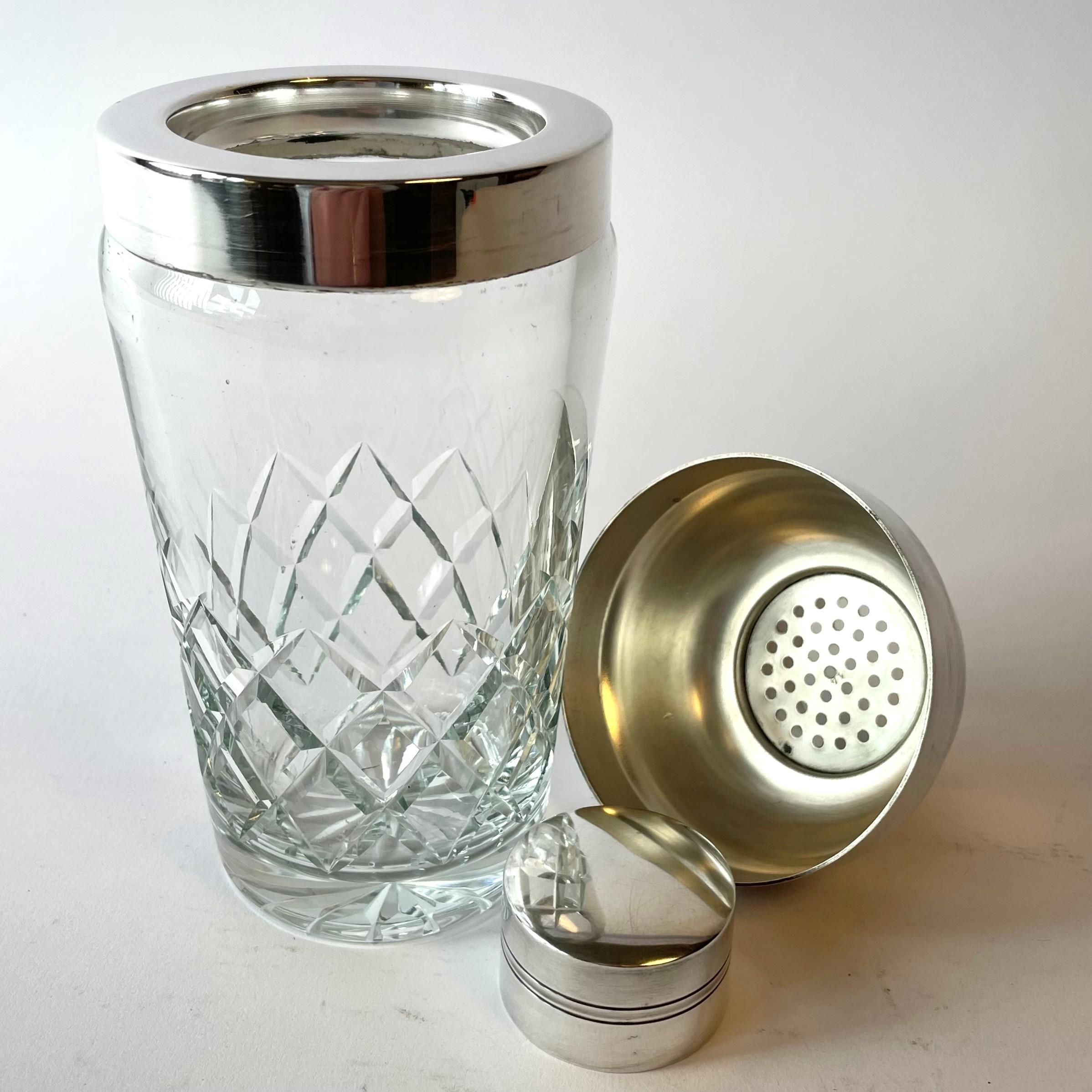 European Large Cocktail Shaker in Chrystal For Sale