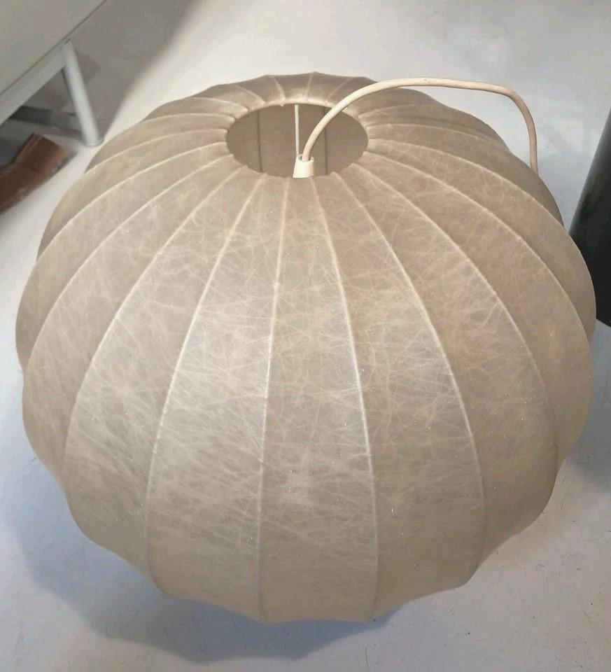 Grand pendentif boule de cocon par Achille & Pier Giacomo Castiglioni pour Flos, années 1960 Bon état - En vente à Frankfurt am Main, DE