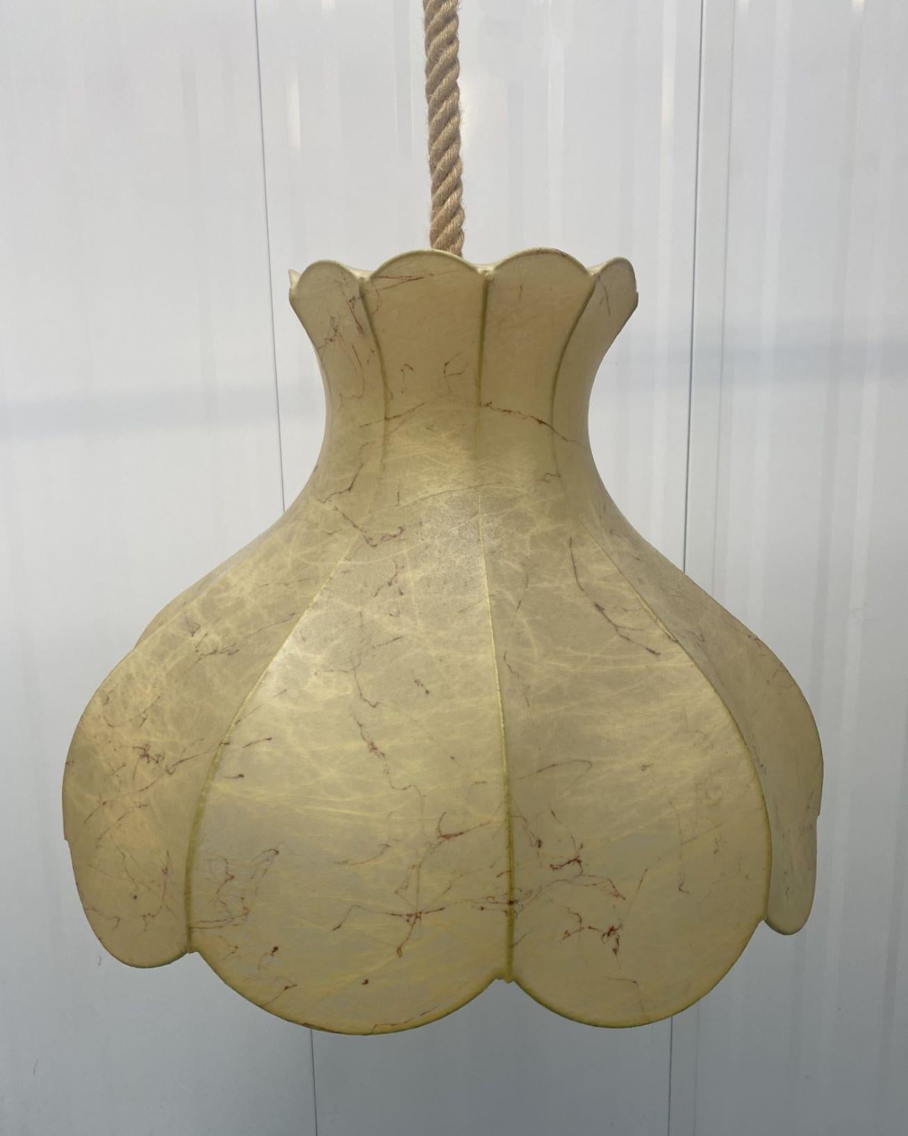XX secolo Grande lampada a sospensione Cocoon Bell di Goldkant, anni '60 in stile Castiglioni, Flos in vendita