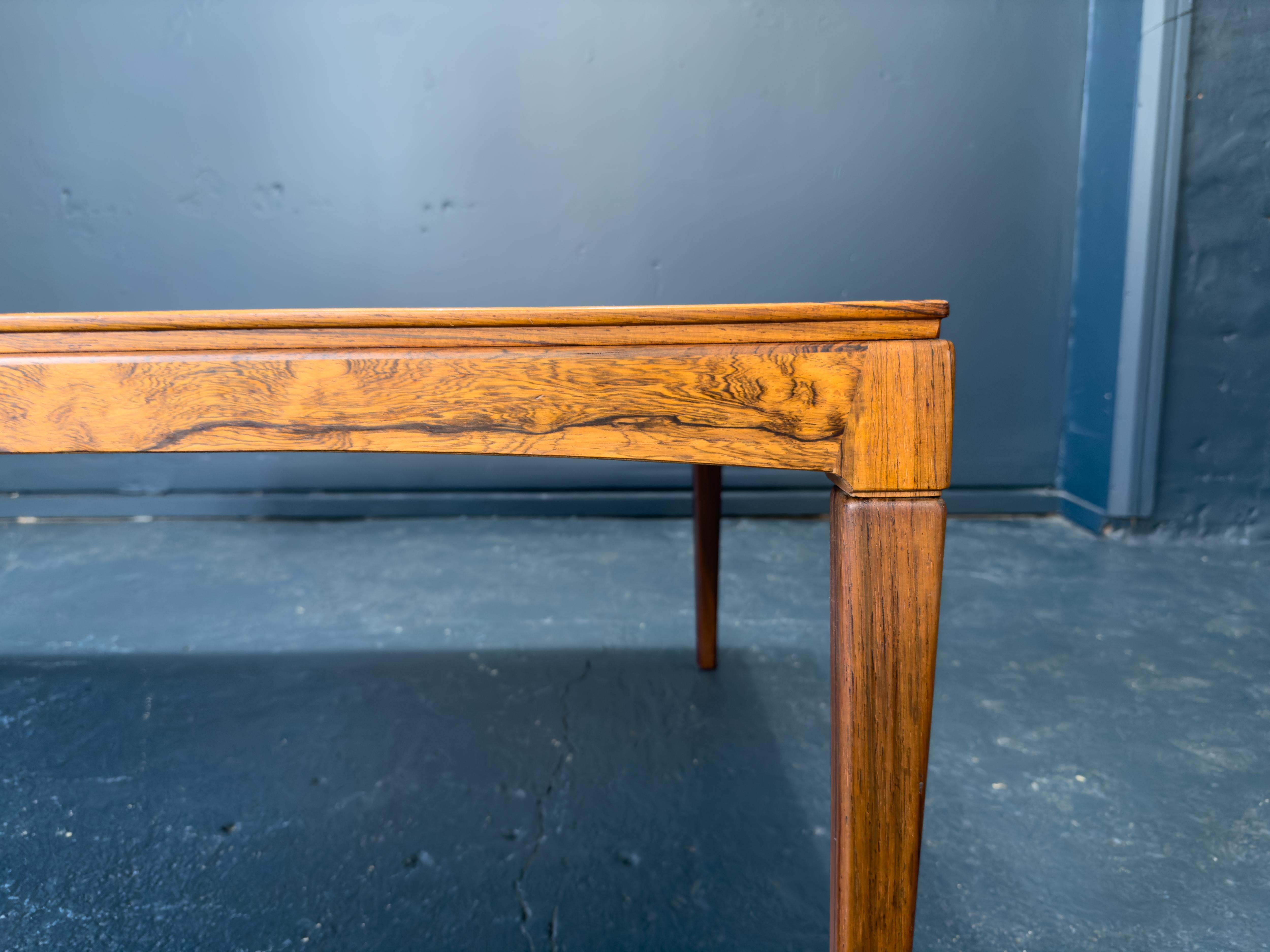Danois Grande table basse en vente
