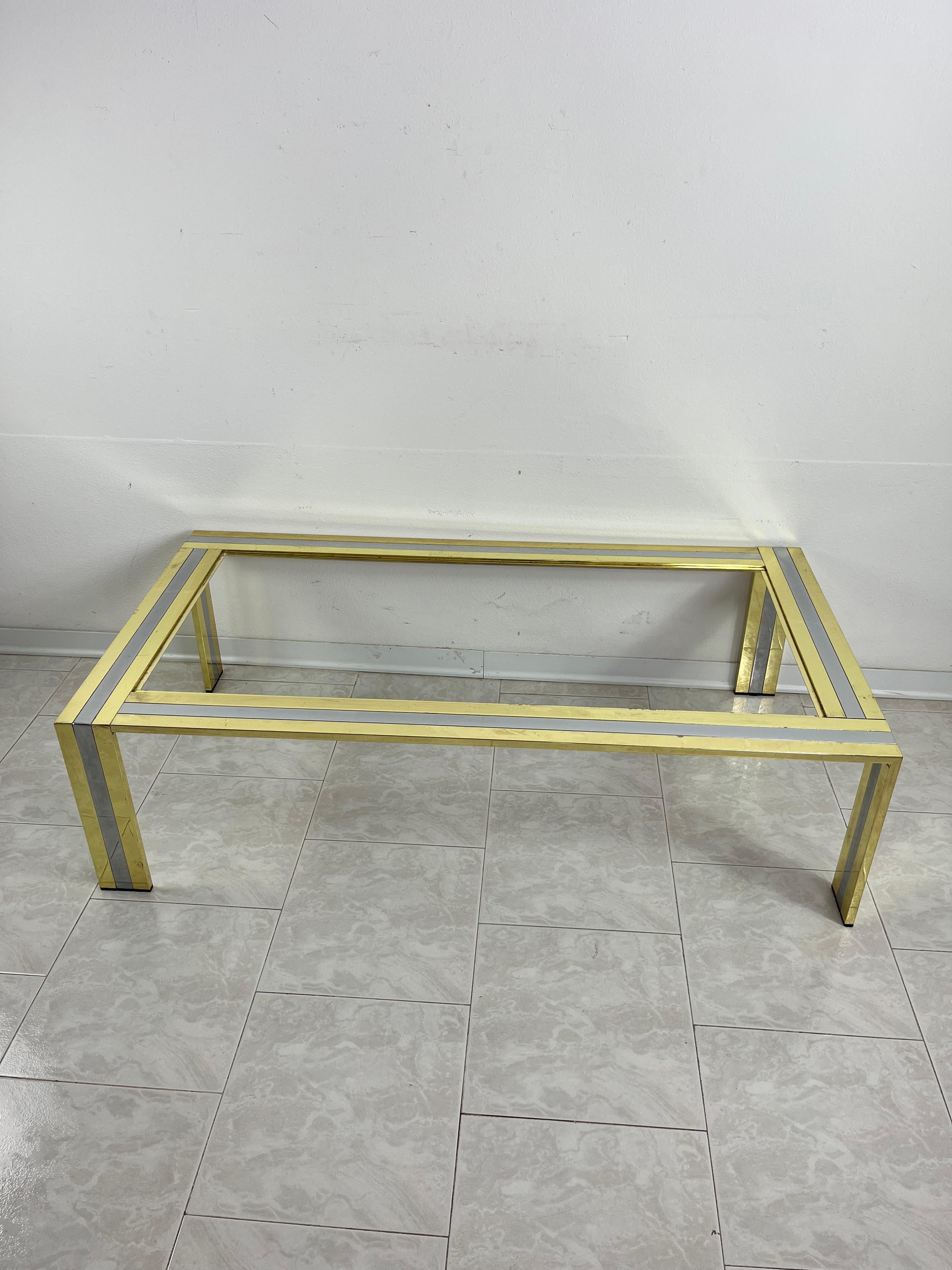 Grande table basse en laiton et métal chromé attribuée à Romeo Rega, 1970 Bon état - En vente à Palermo, IT