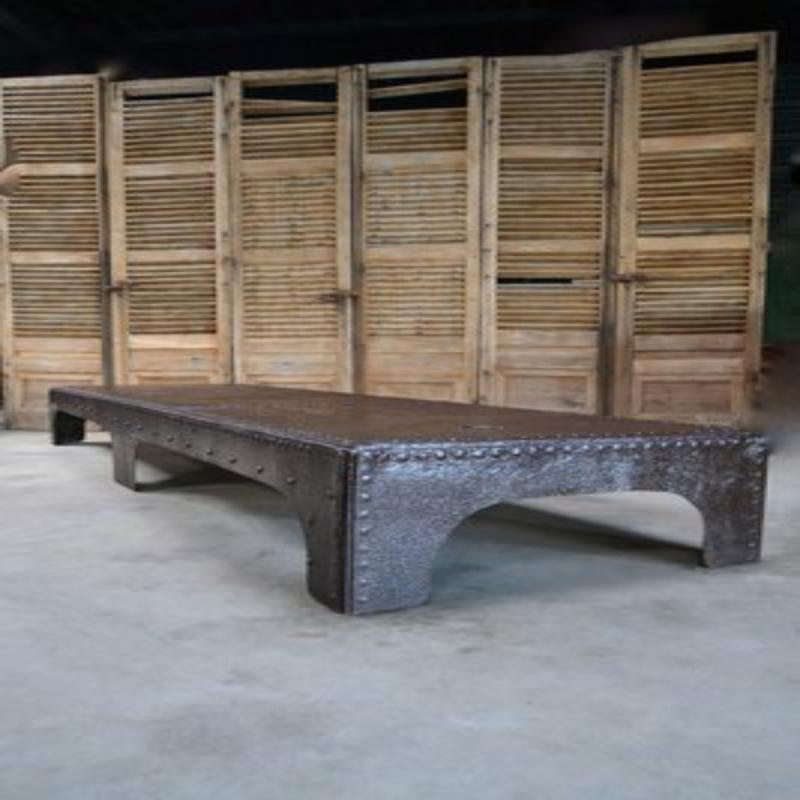 Large Coffee Table in Riveted Metal, France, 1920 For Sale 7