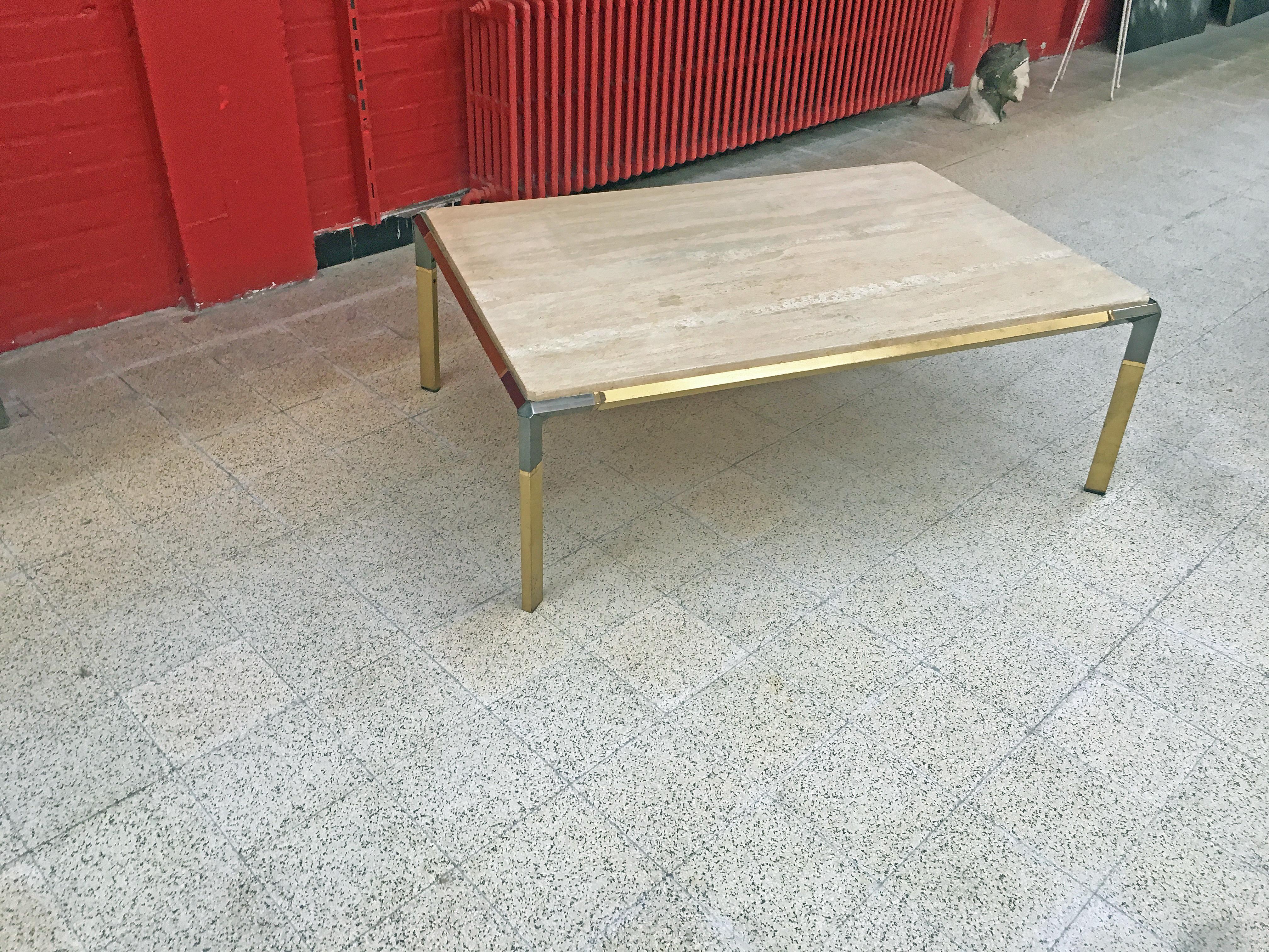 Large Coffee Table in Travertine and Brass, circa 1970 For Sale 3