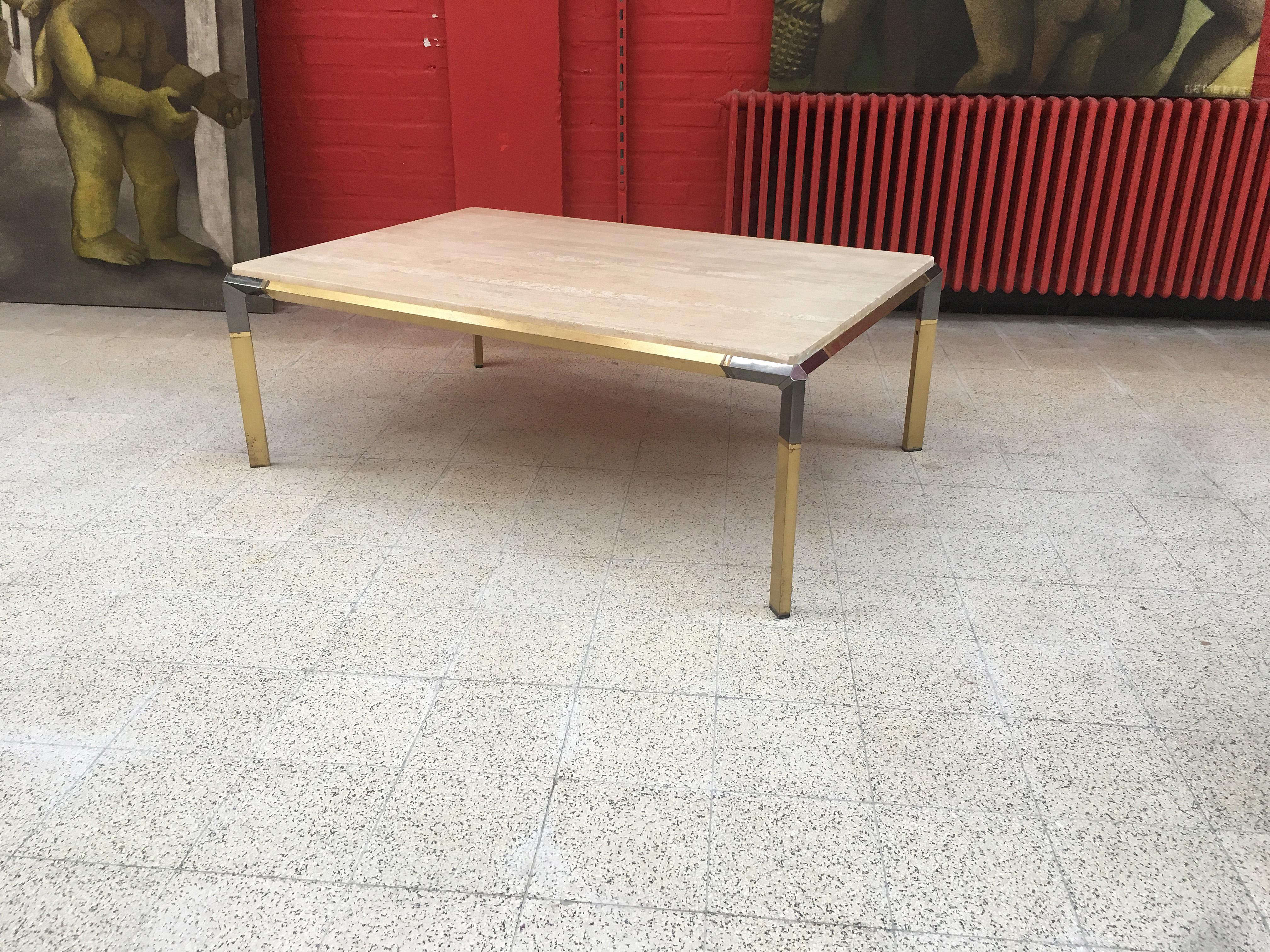 Large Coffee Table in Travertine and Brass, circa 1970 For Sale 4