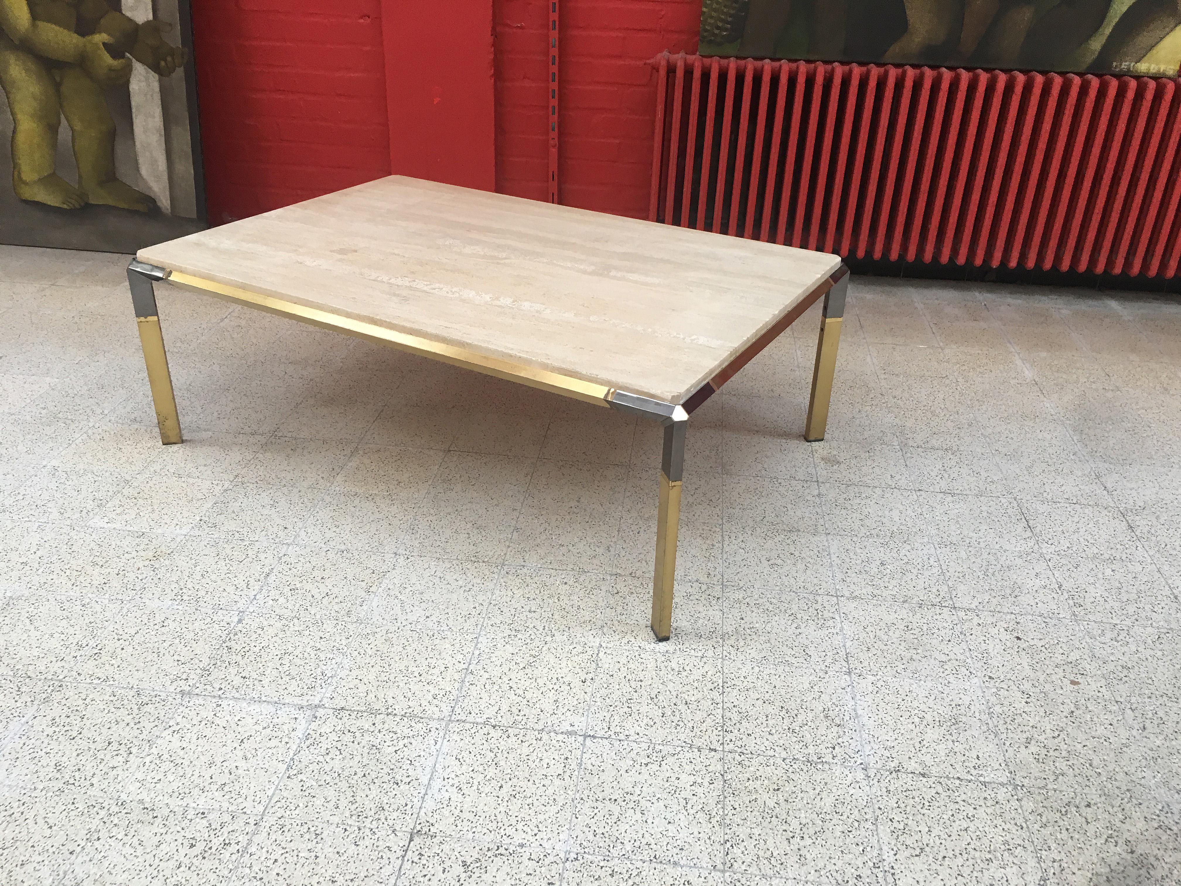 Large Coffee Table in Travertine and Brass, circa 1970 For Sale 2